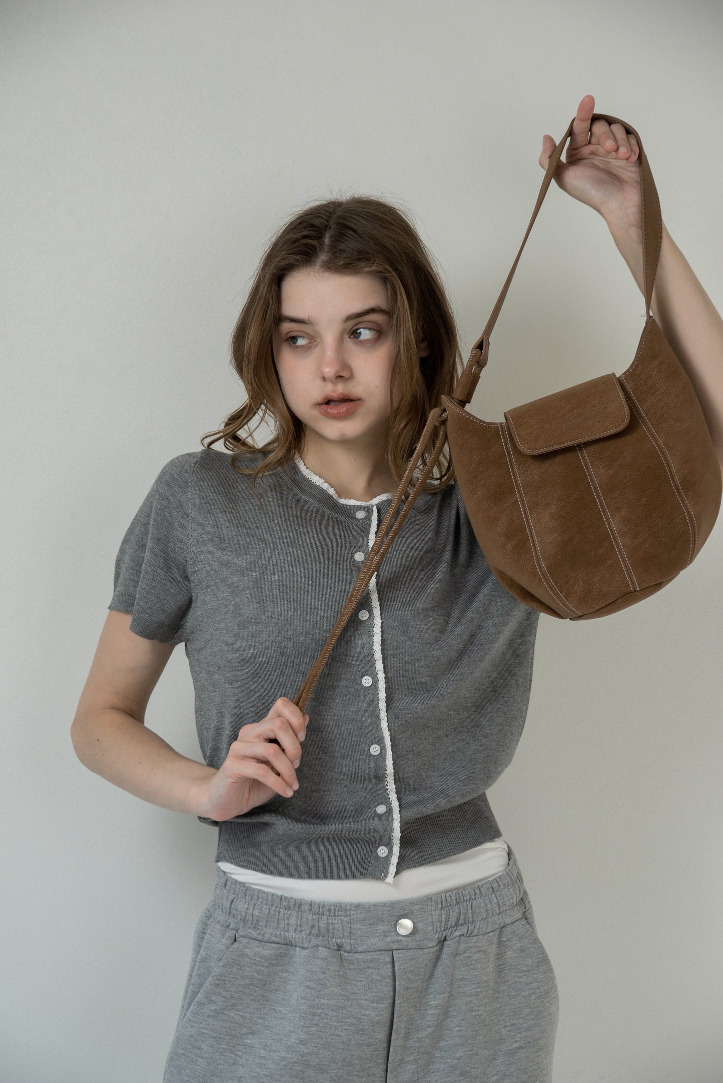 2way round form flap bag