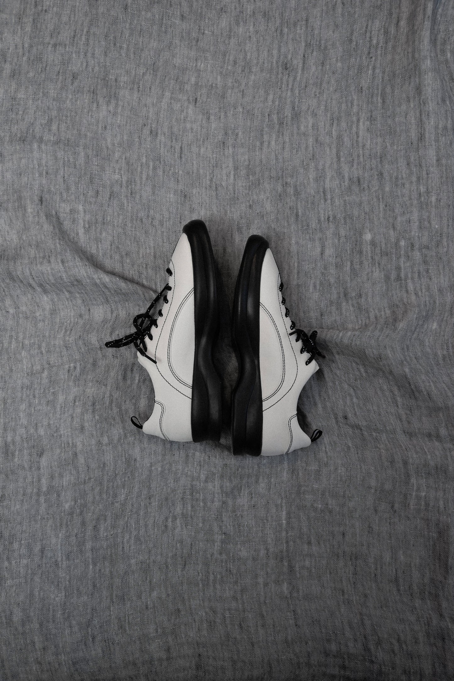 square toe bi color stitch sneaker