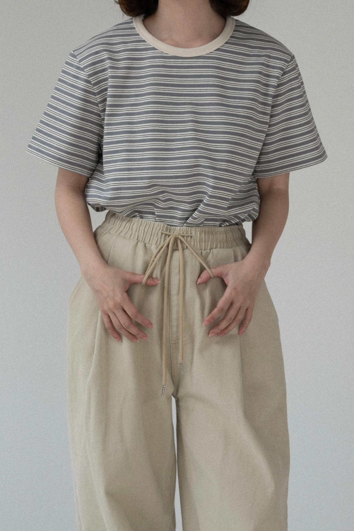 bi color neck multi border t