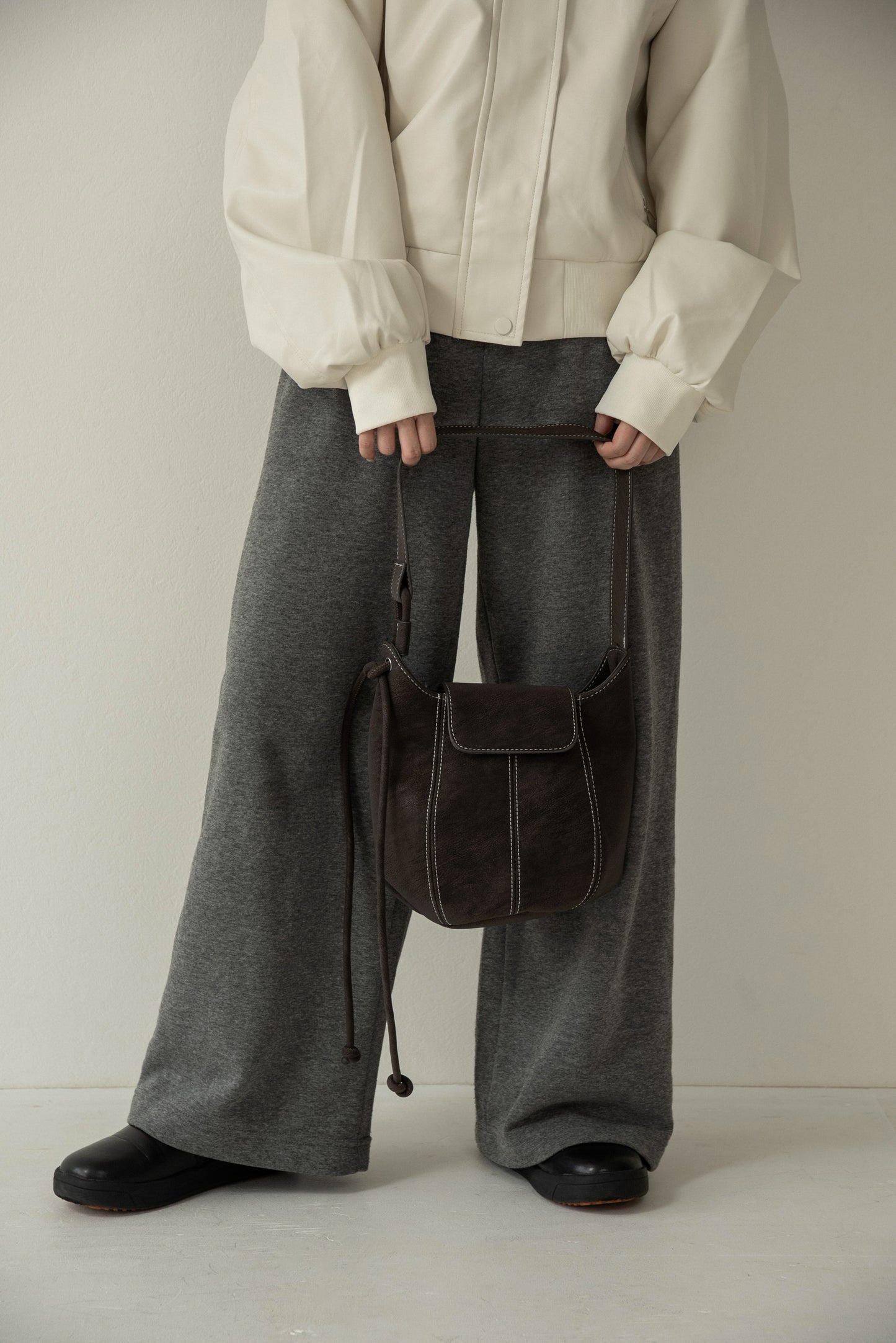 2way round form flap bag