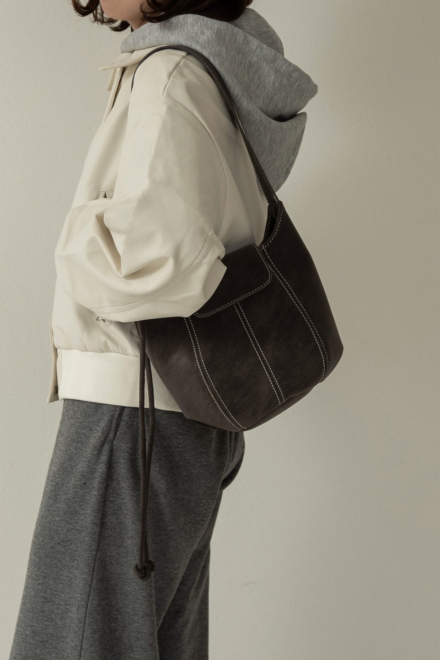 2way round form flap bag