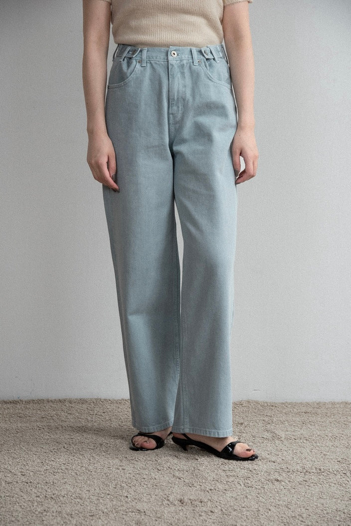 tuck button accent color pants