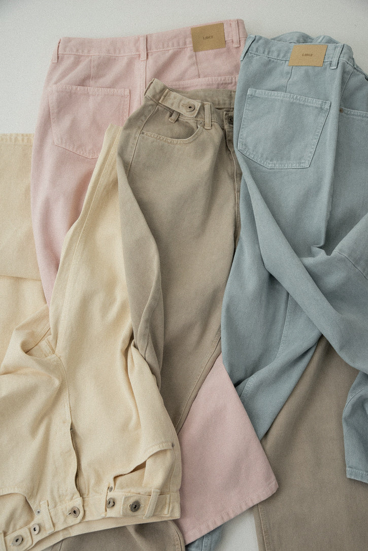 tuck button accent color pants