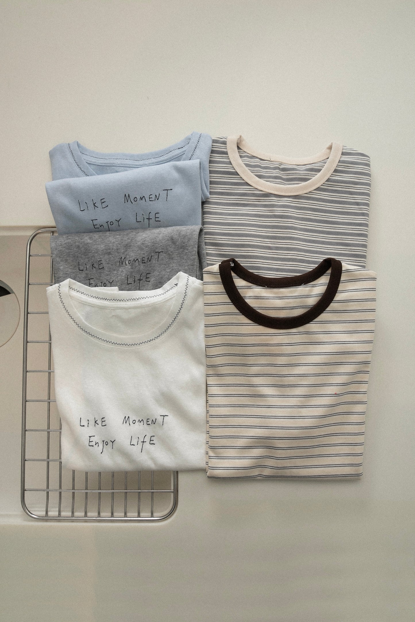 contrast stitch logo t