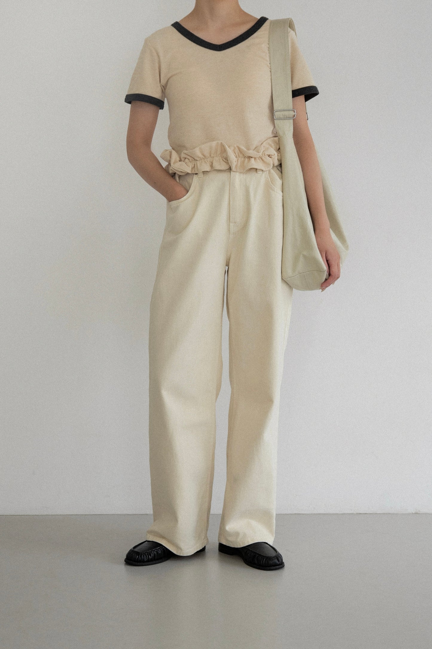 bicolor hem ruffle v tops