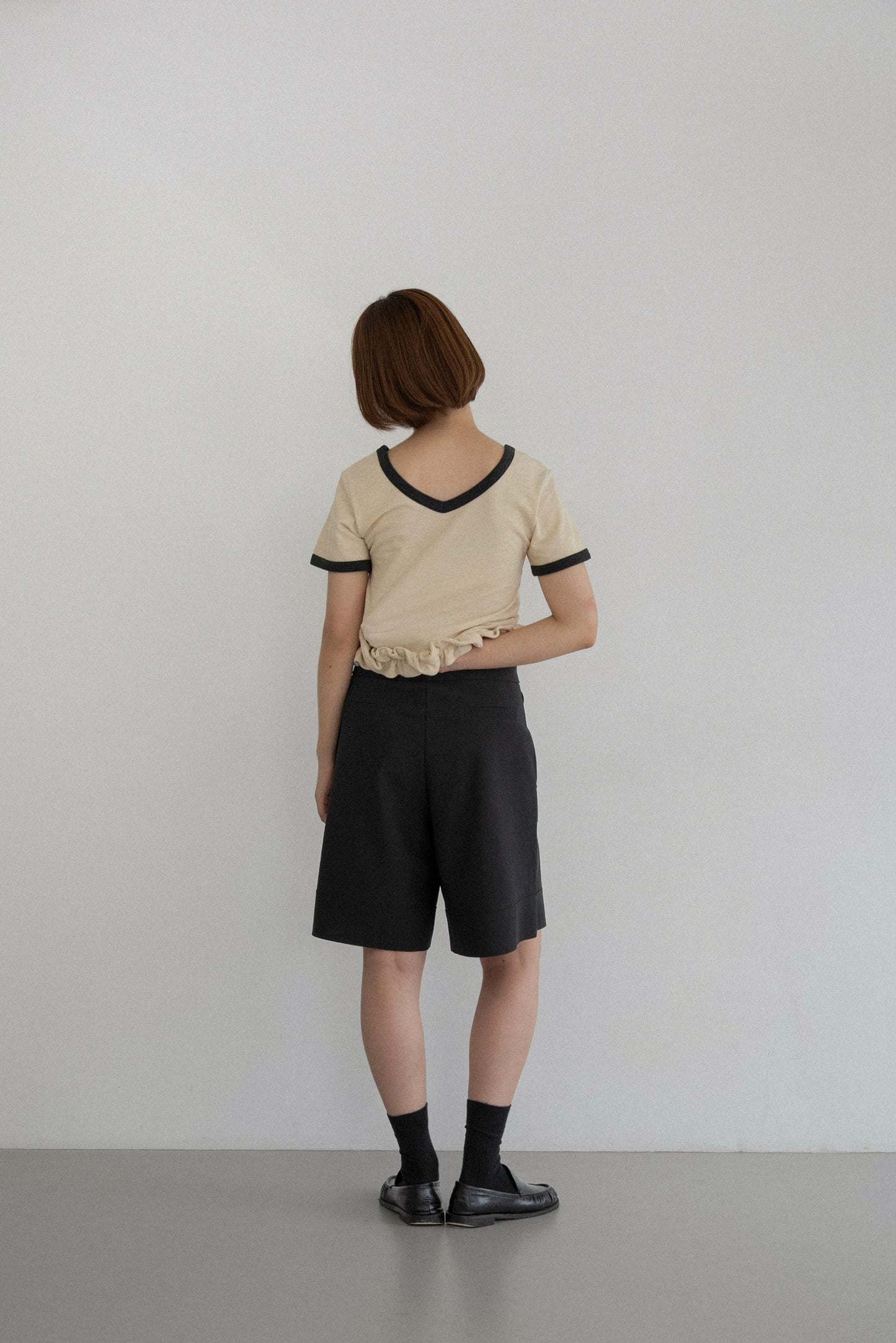 bicolor hem ruffle v tops