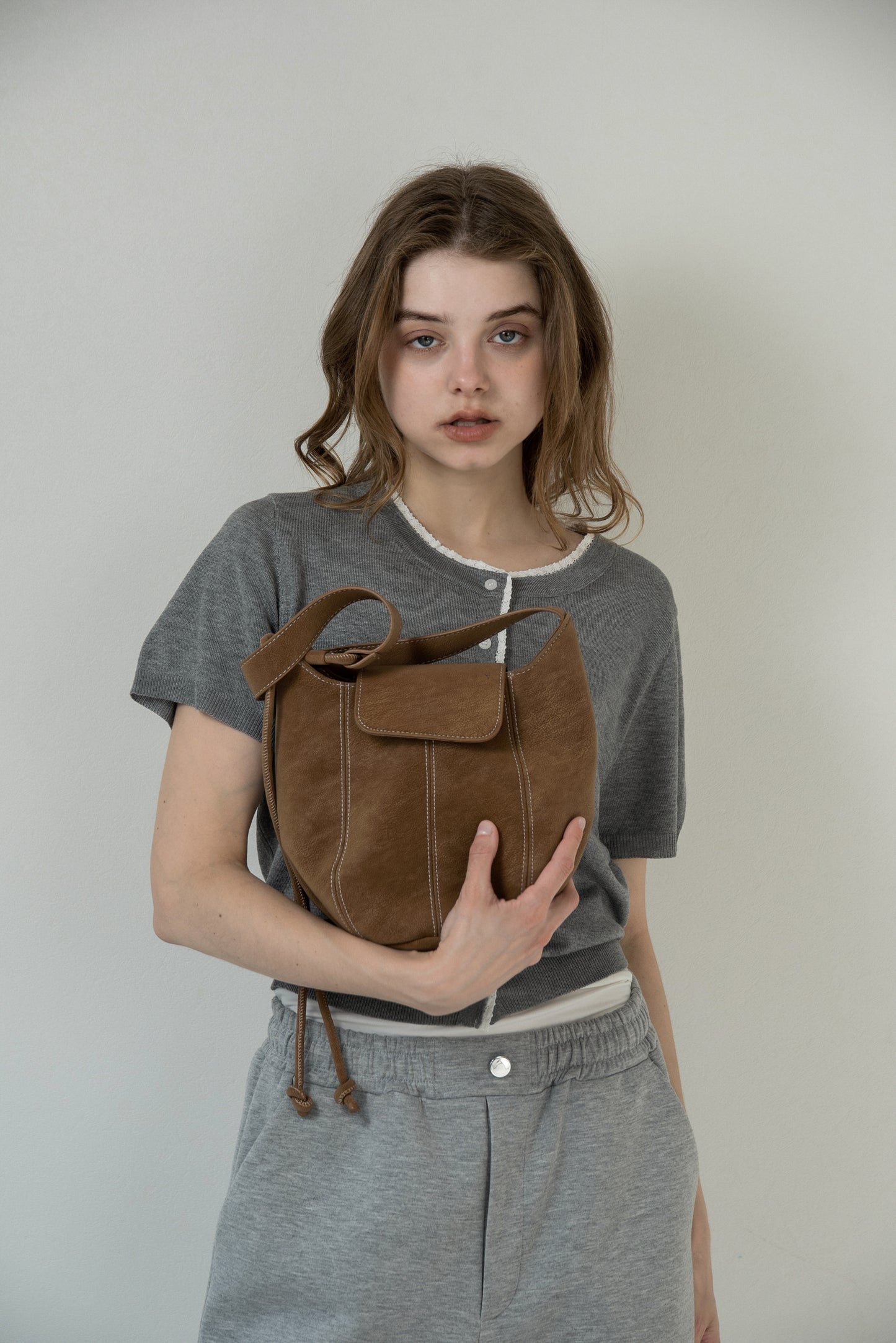 2way round form flap bag
