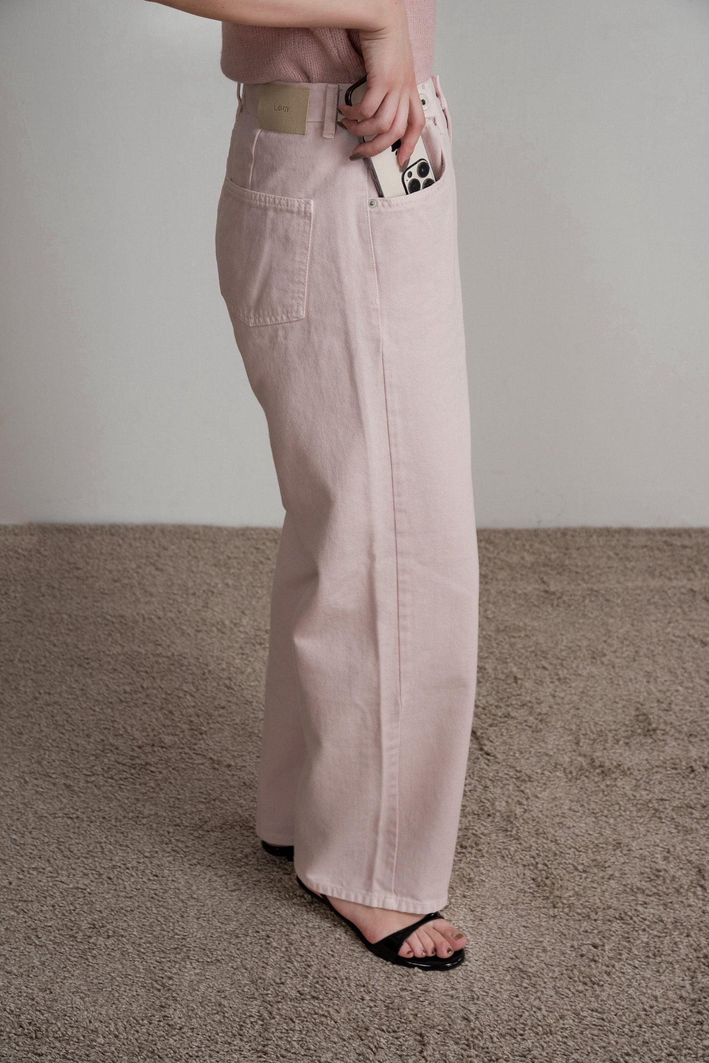 tuck button accent color pants