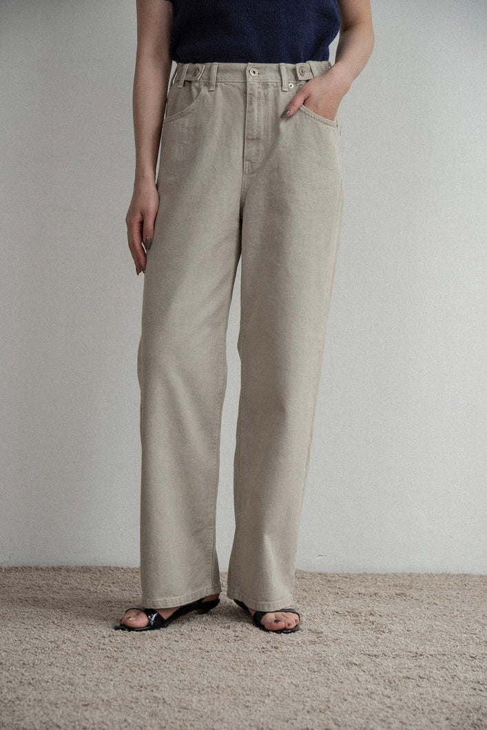 tuck button accent color pants