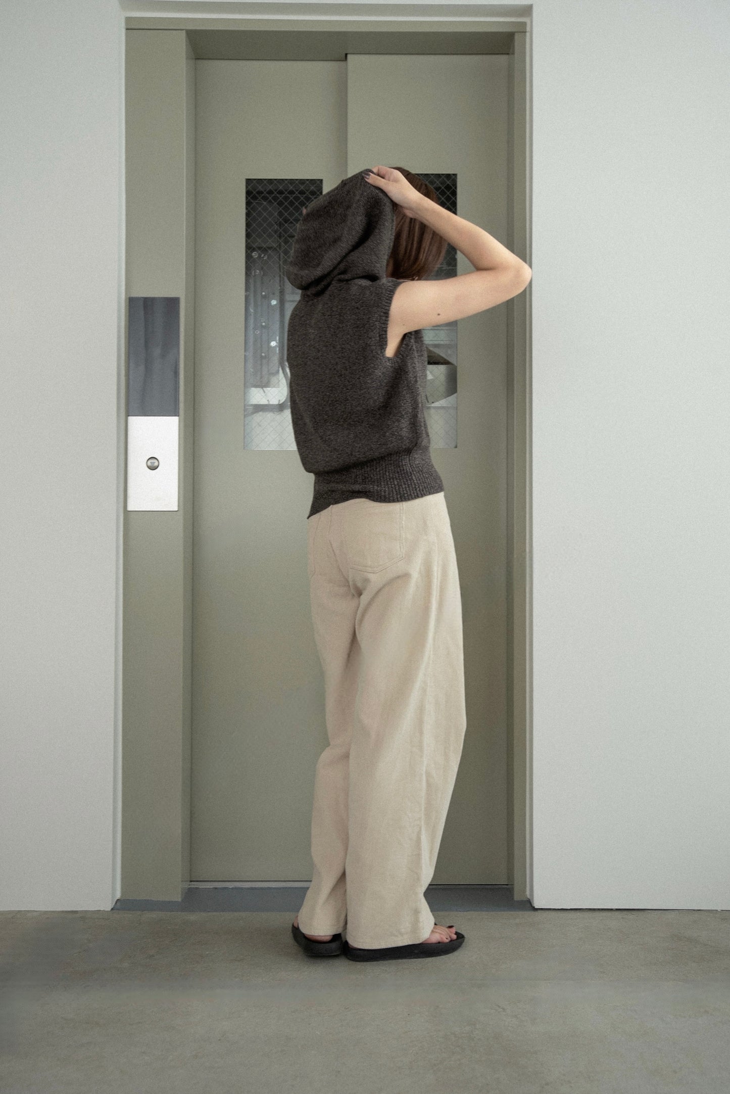 melange yarn string hood knit vest