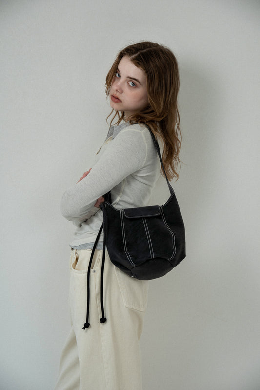 2way round form flap bag