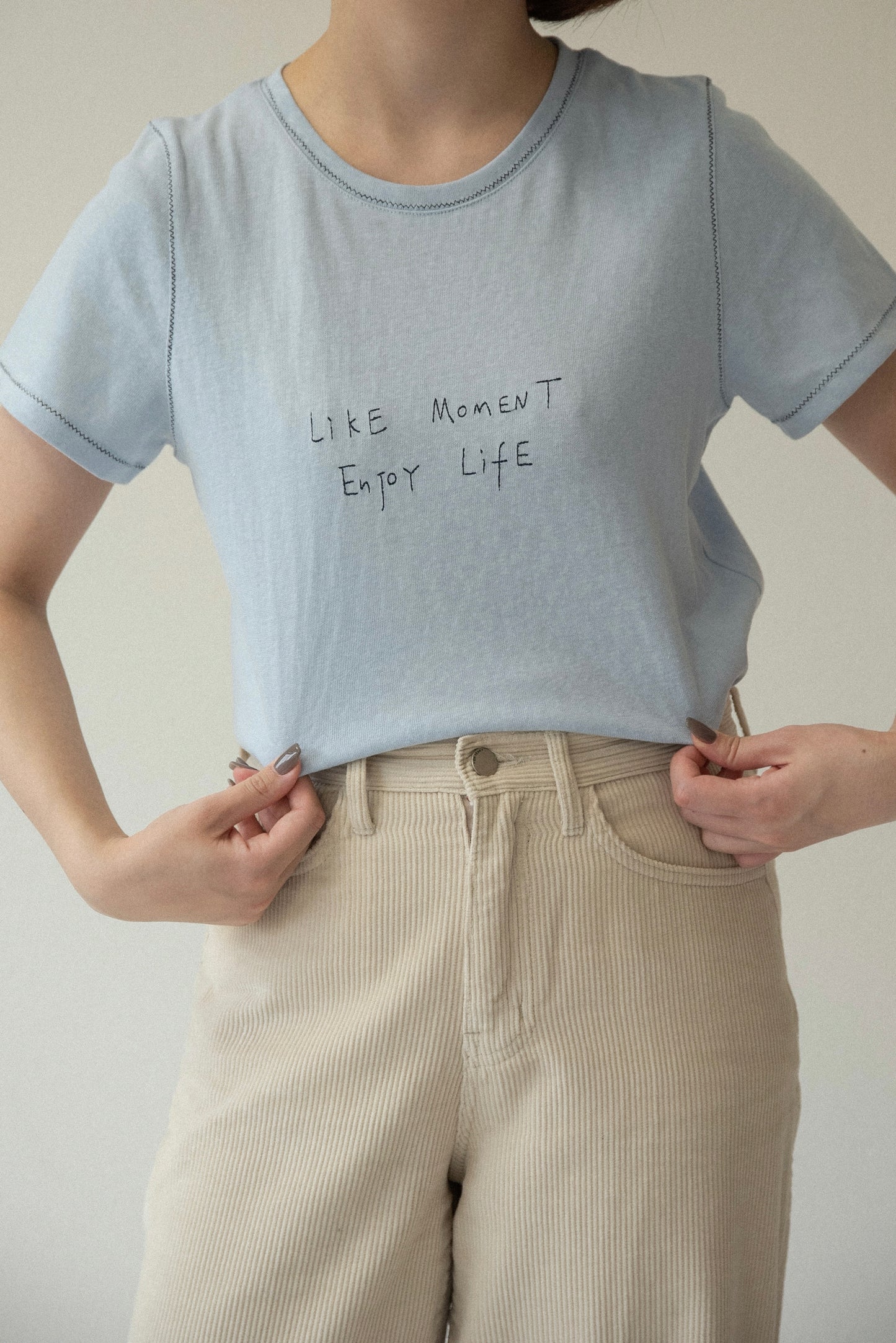 contrast stitch logo t