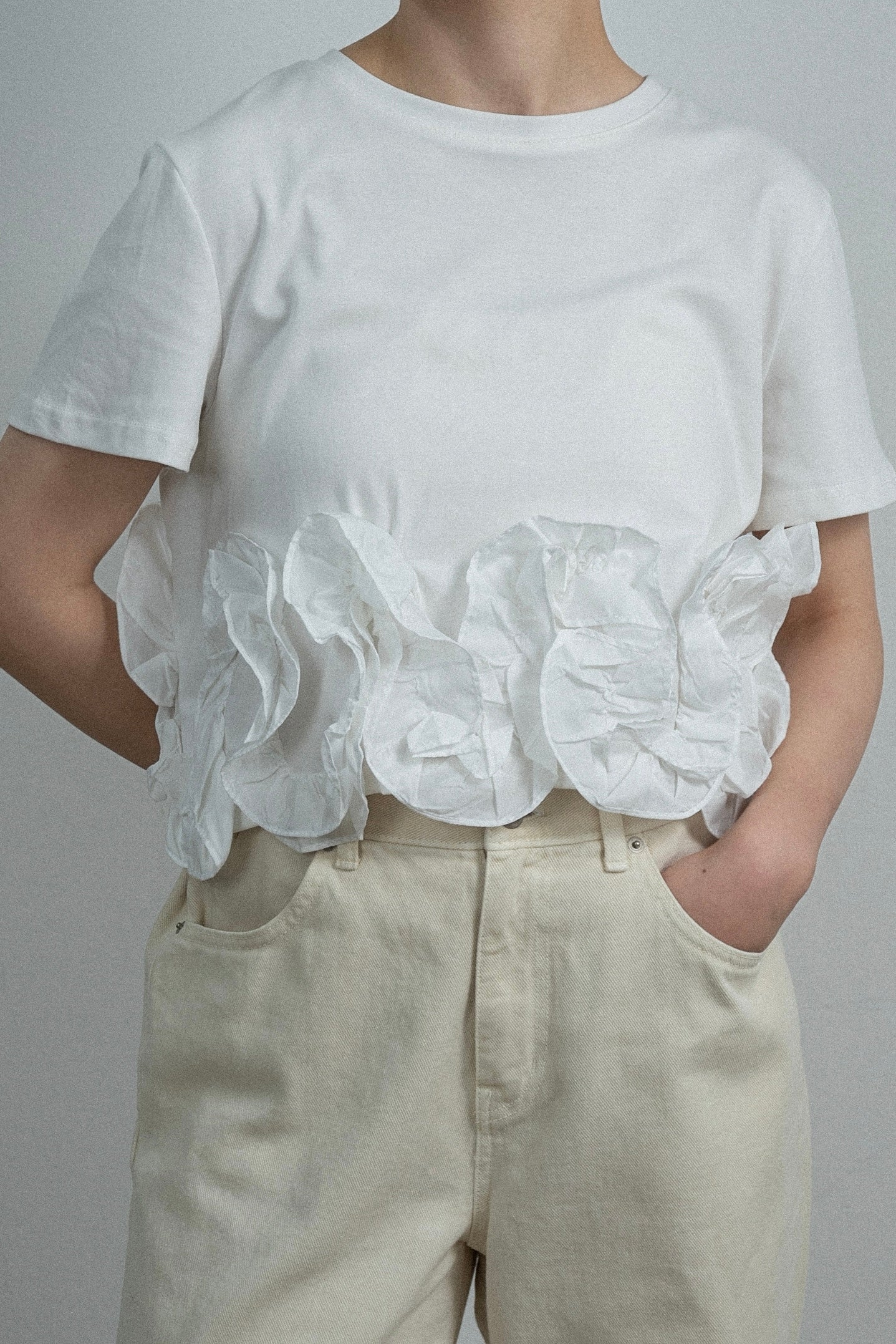 wavy frill round neck t