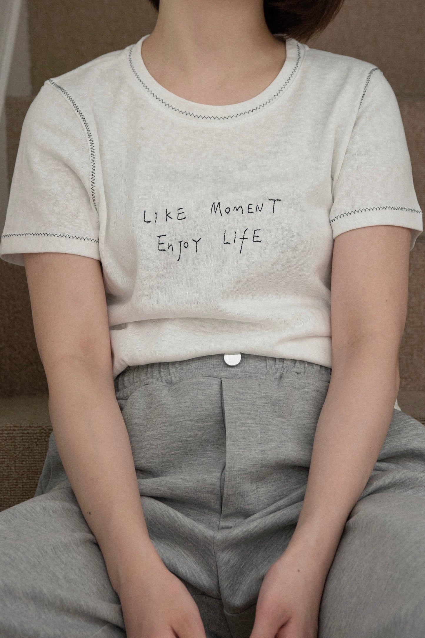 contrast stitch logo t