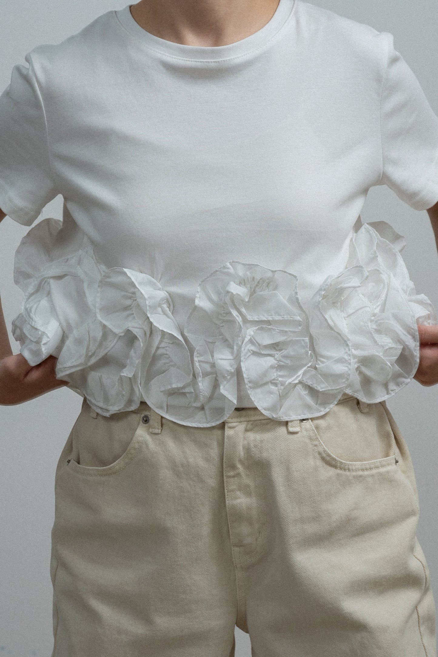 wavy frill round neck t