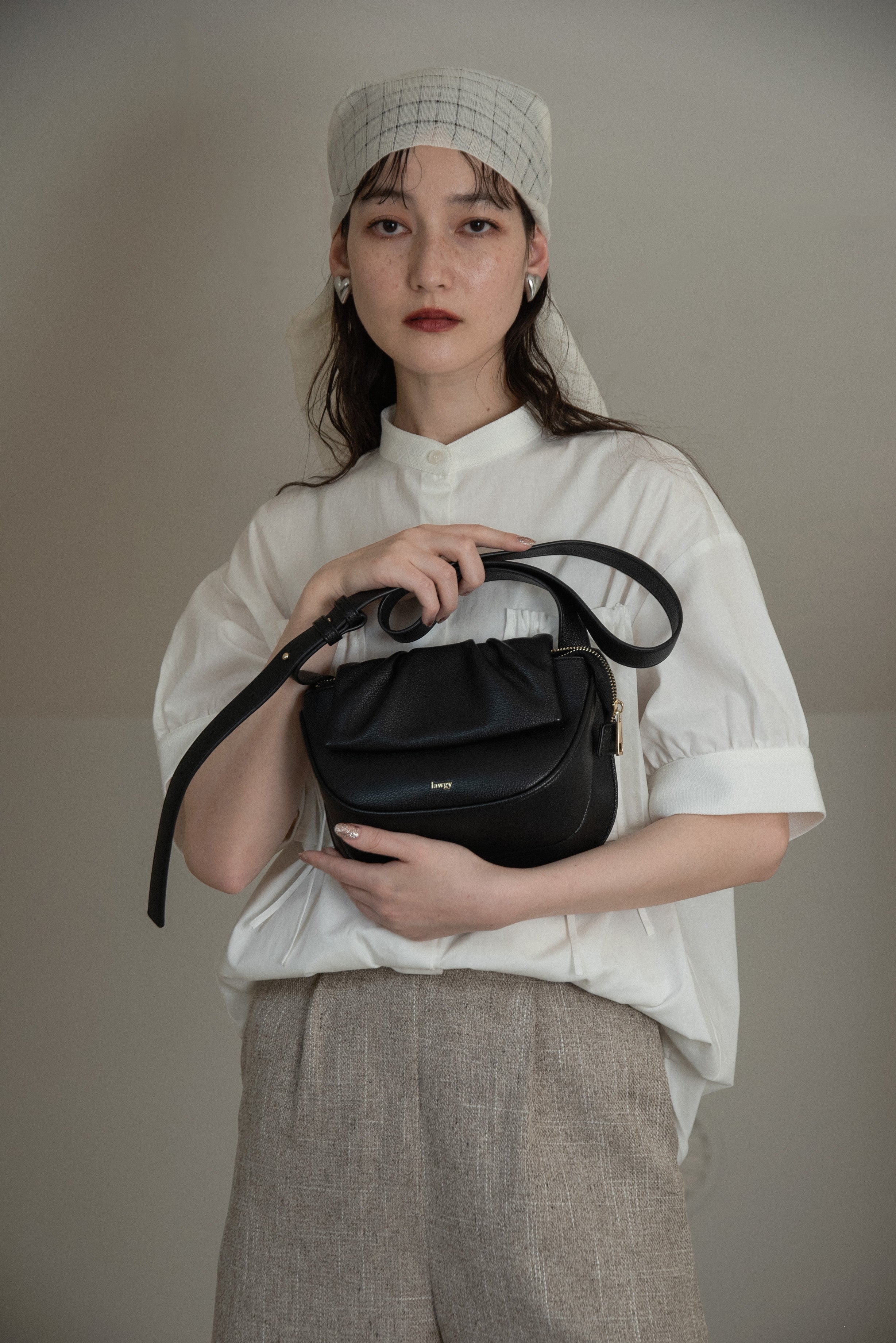 flap gather shoulder bag – eim online（エイム オンライン）