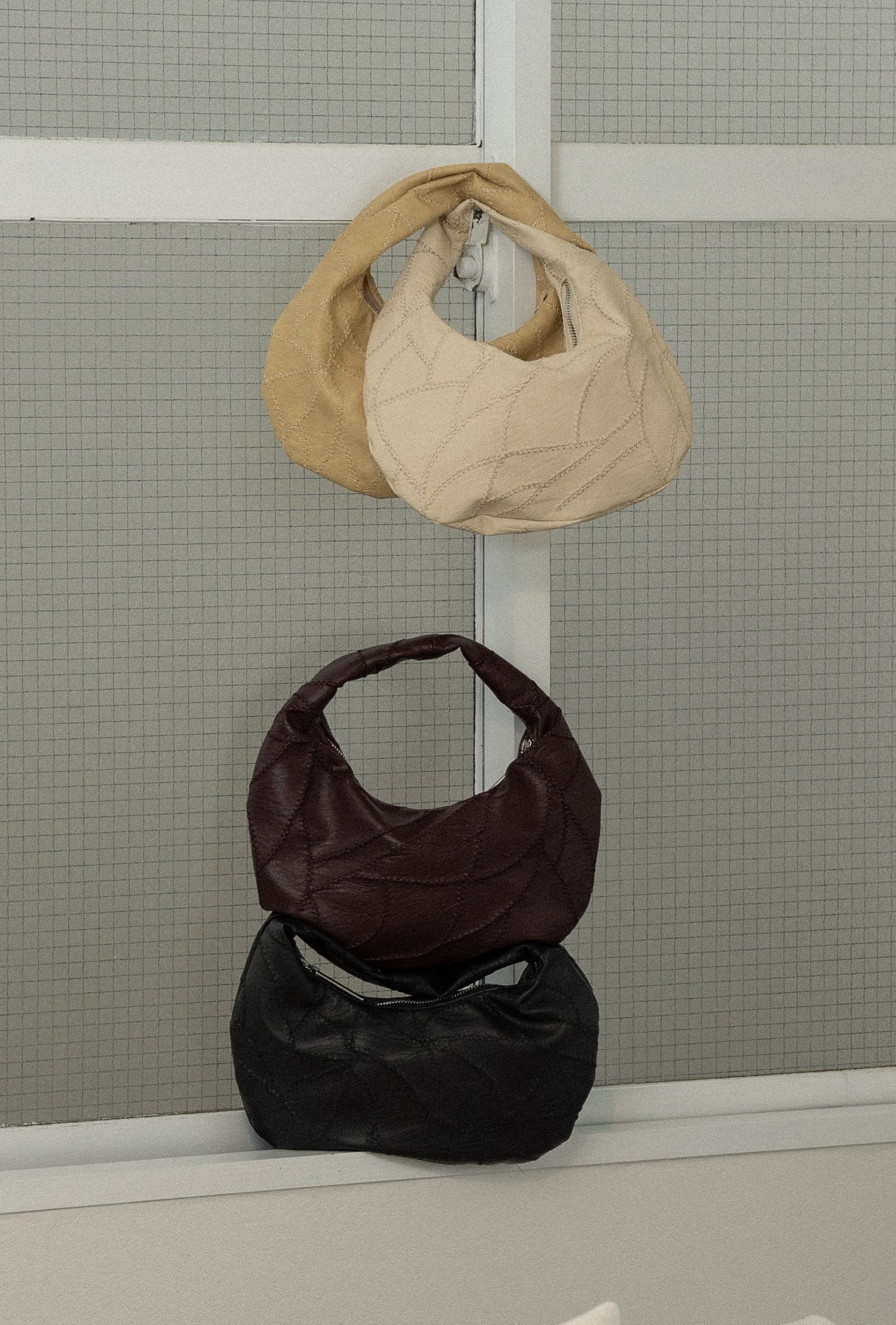 zigzag stitch patchwork oval bag