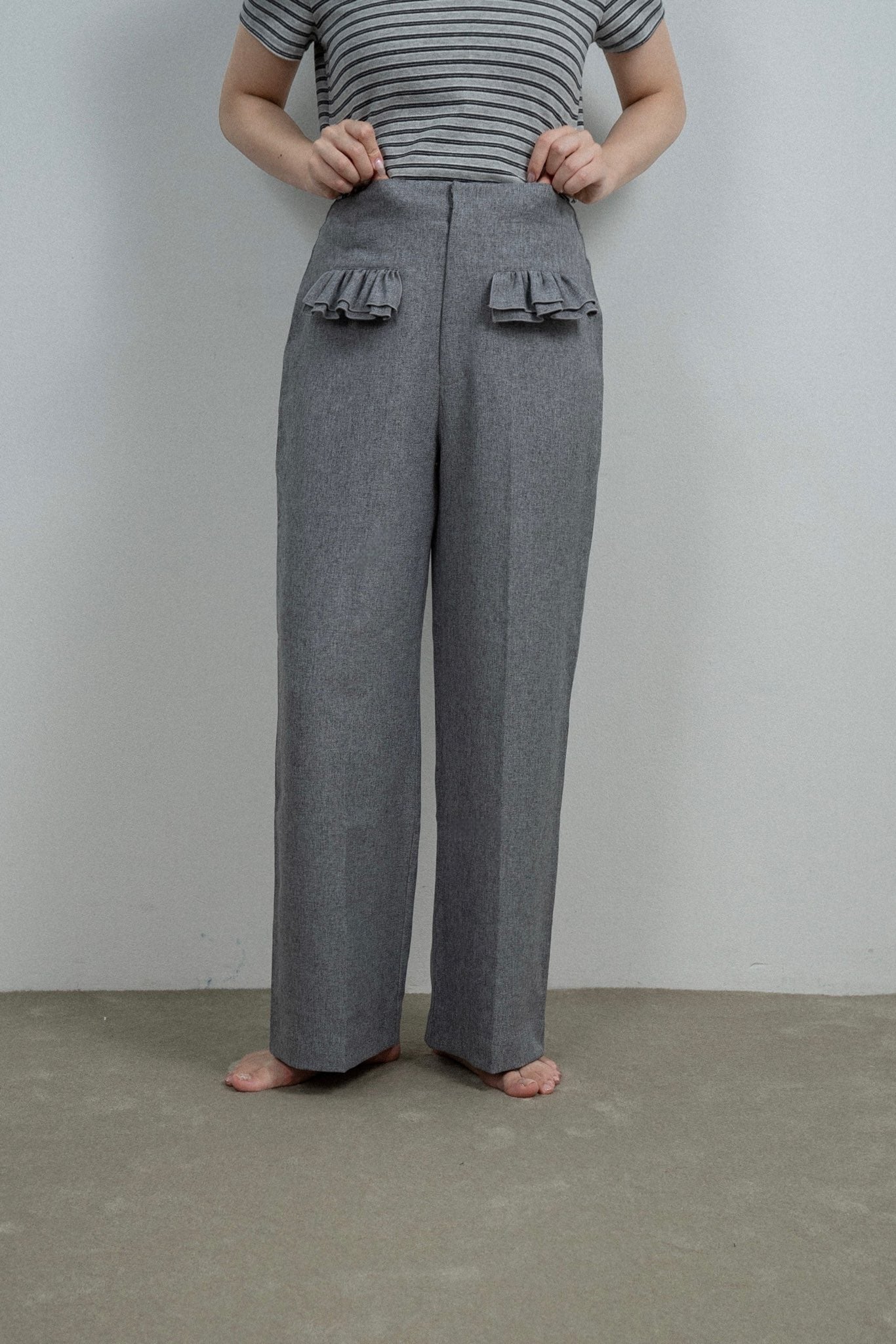 flap frill straight silhouette pants
