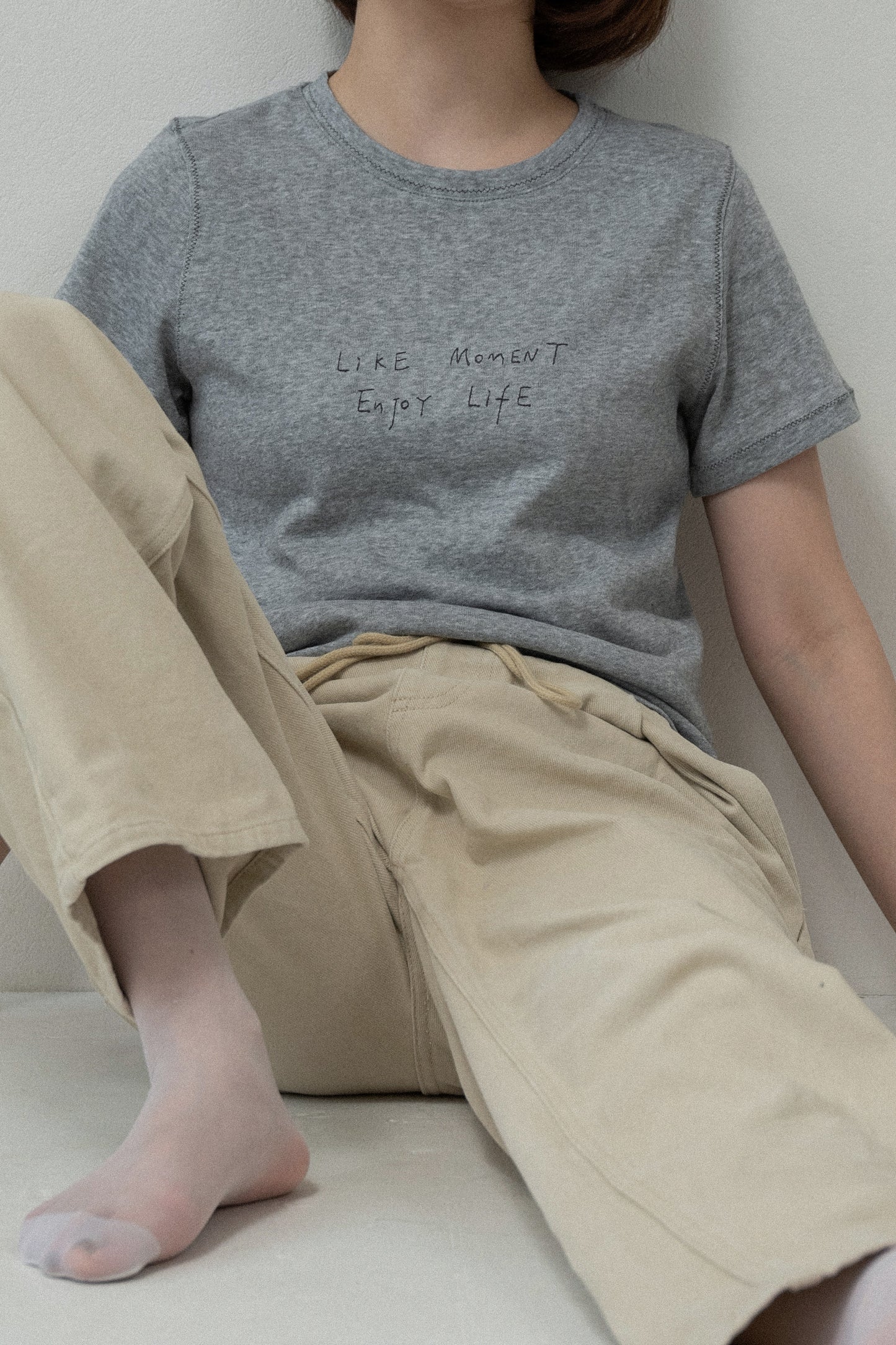 contrast stitch logo t