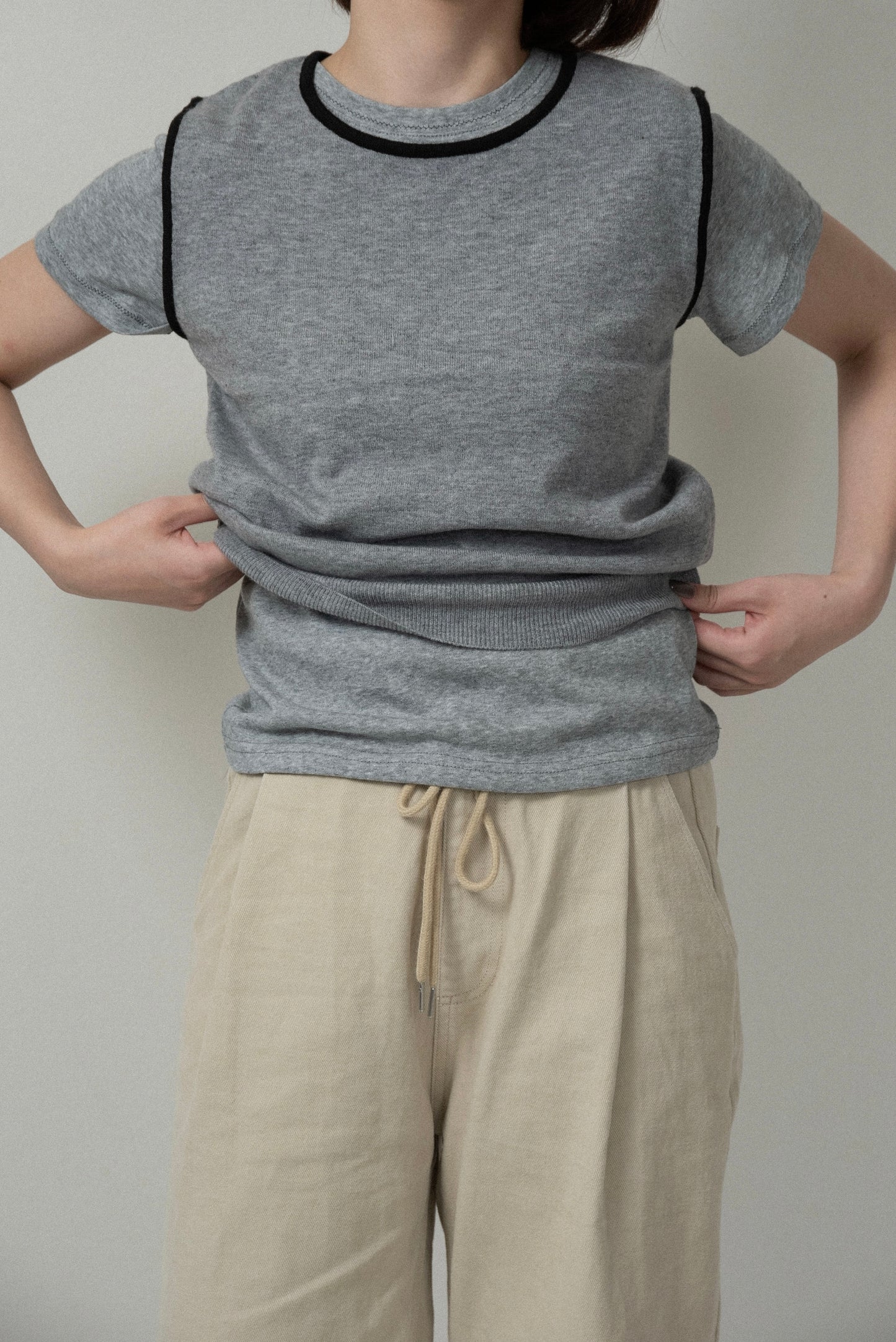 piping knit sleeveless top
