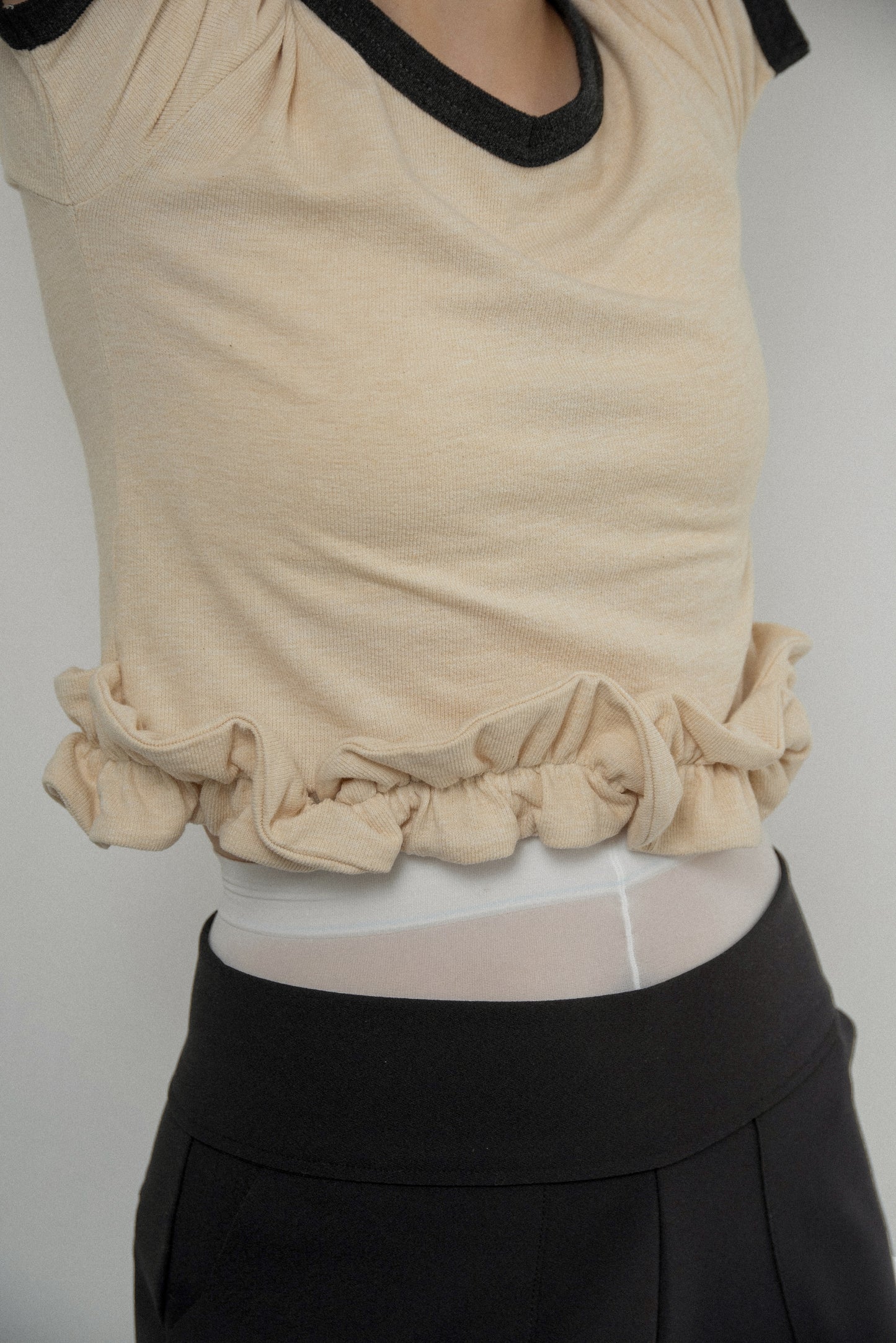 bicolor hem ruffle v tops