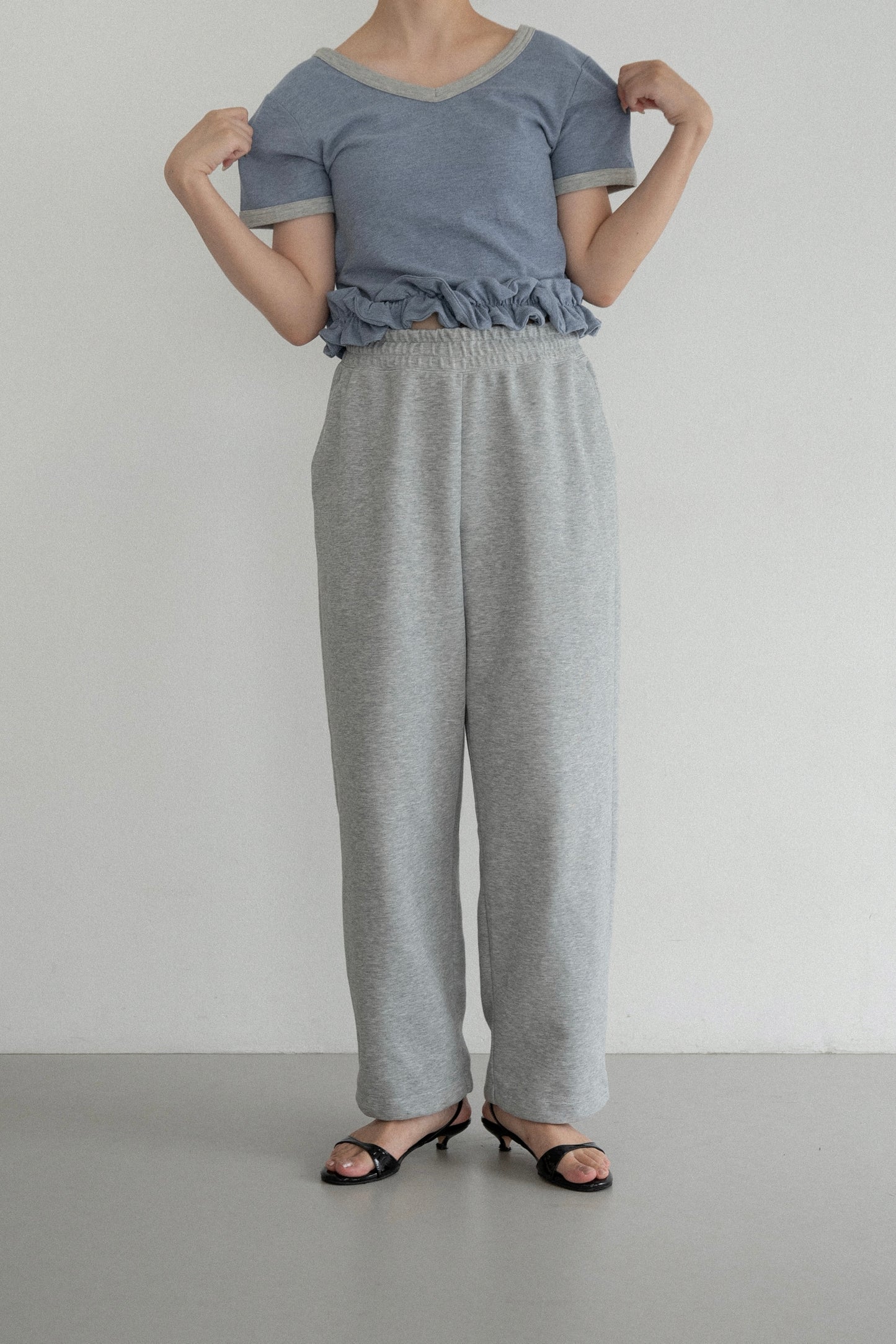 bicolor hem ruffle v tops