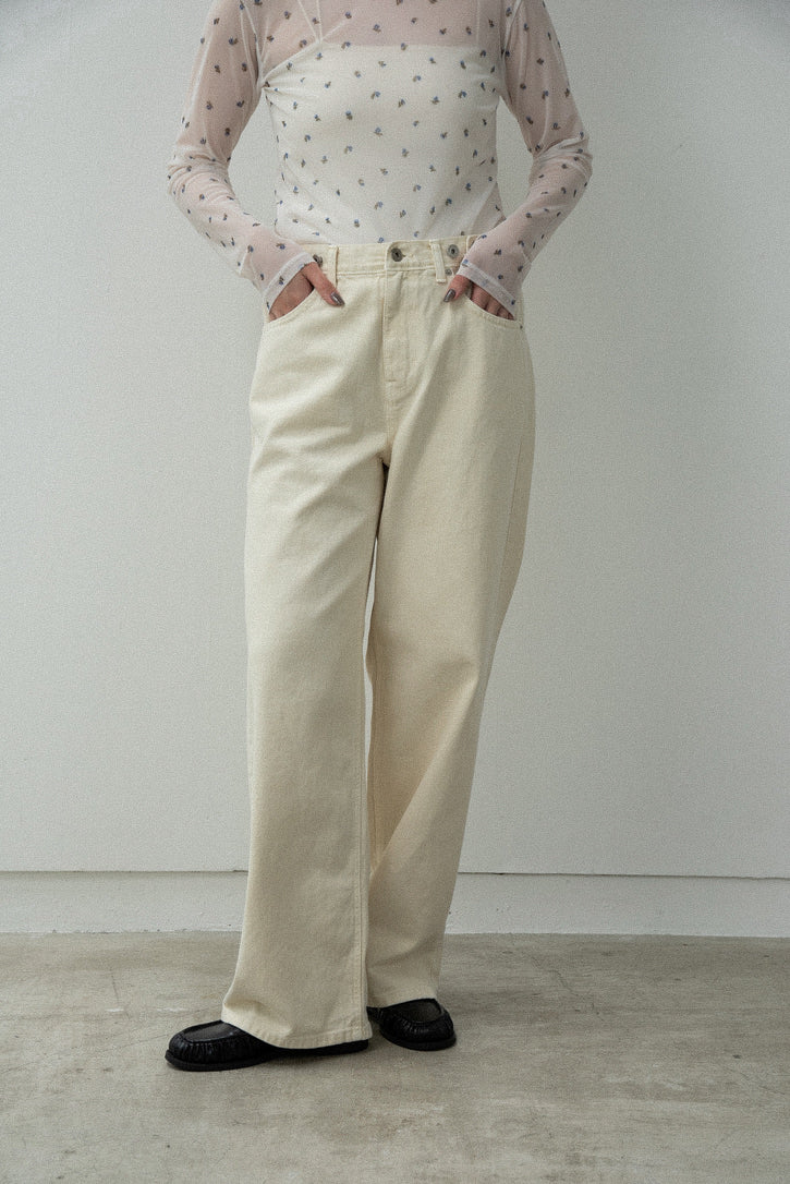 tuck button accent color pants