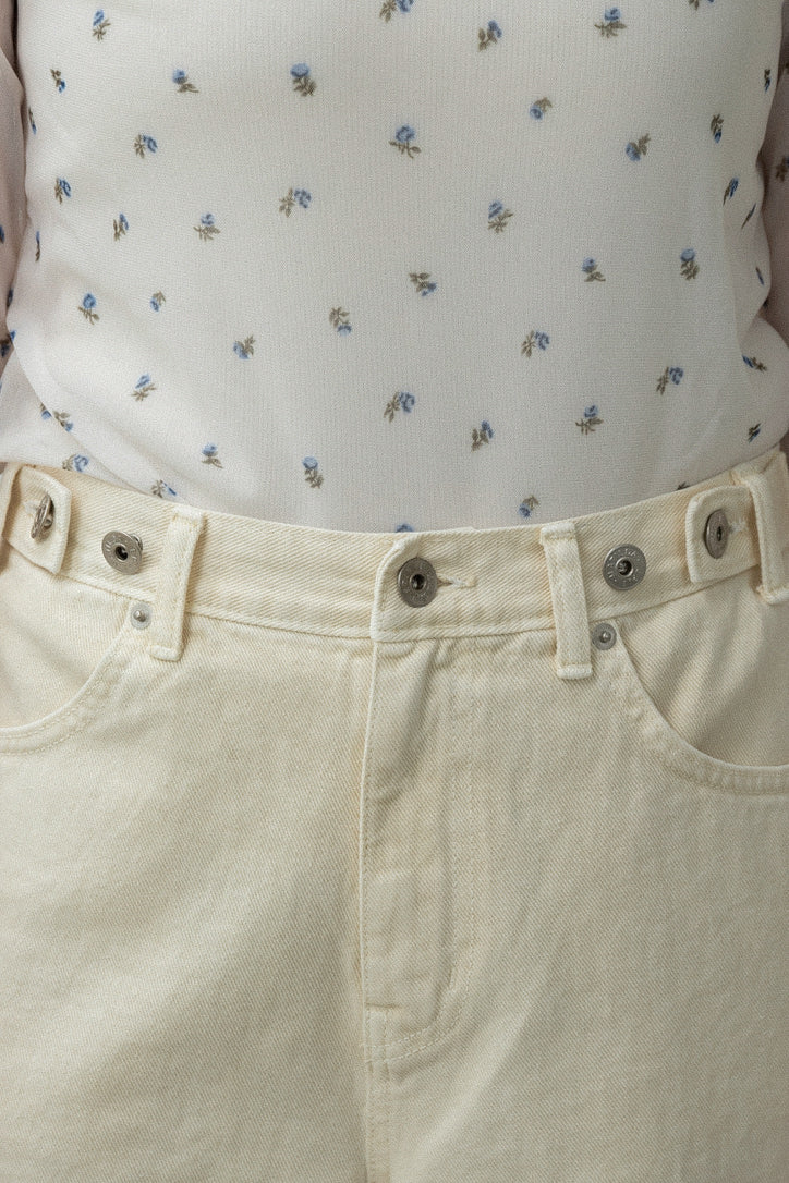 tuck button accent color pants