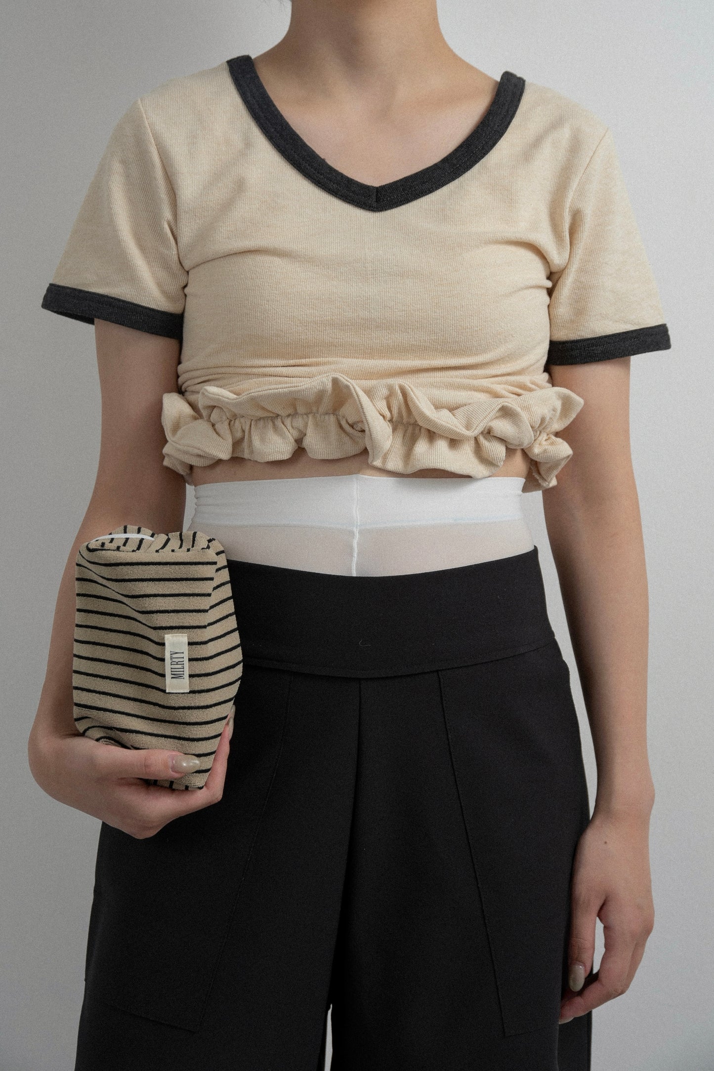 bicolor hem ruffle v tops