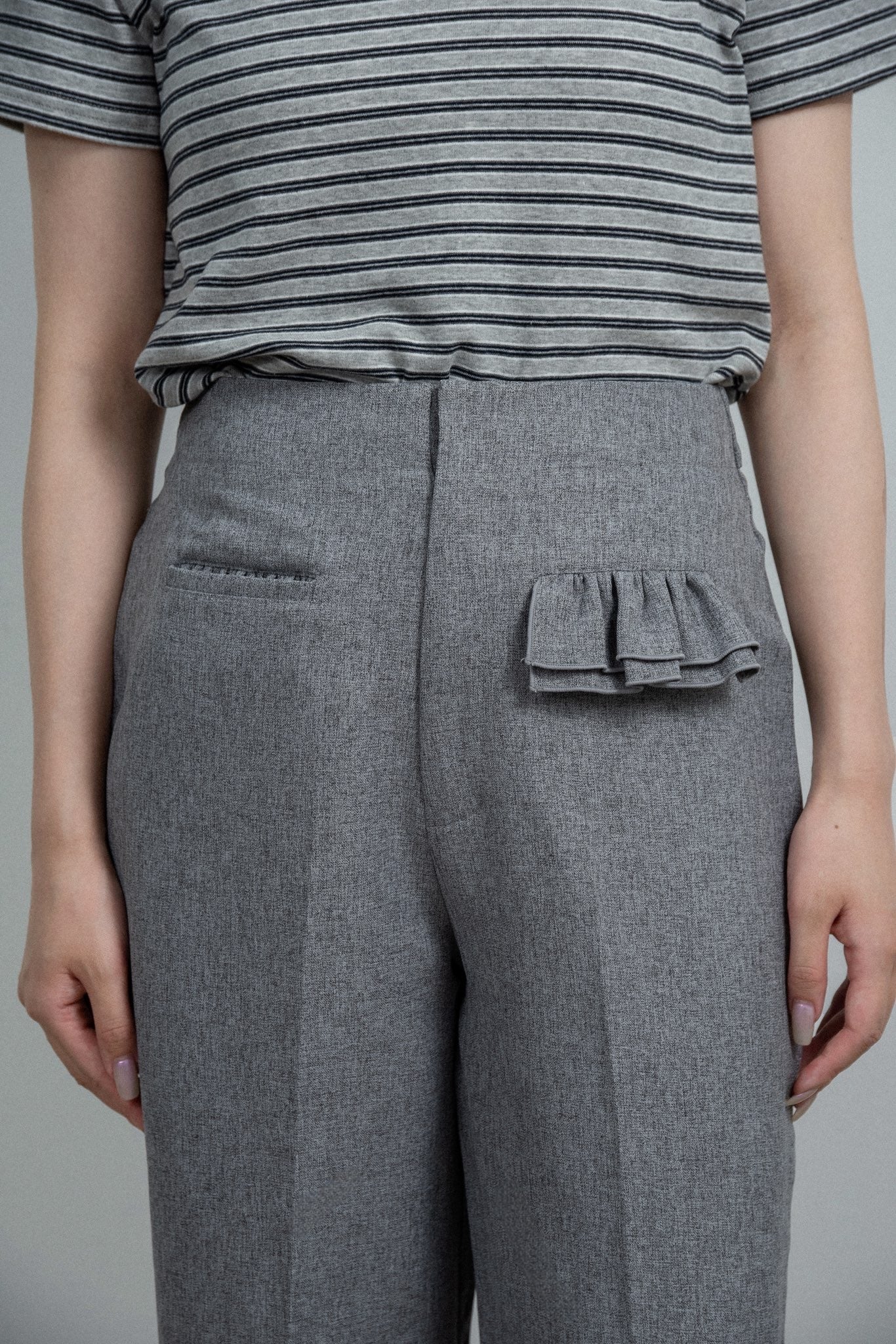 flap frill straight silhouette pants