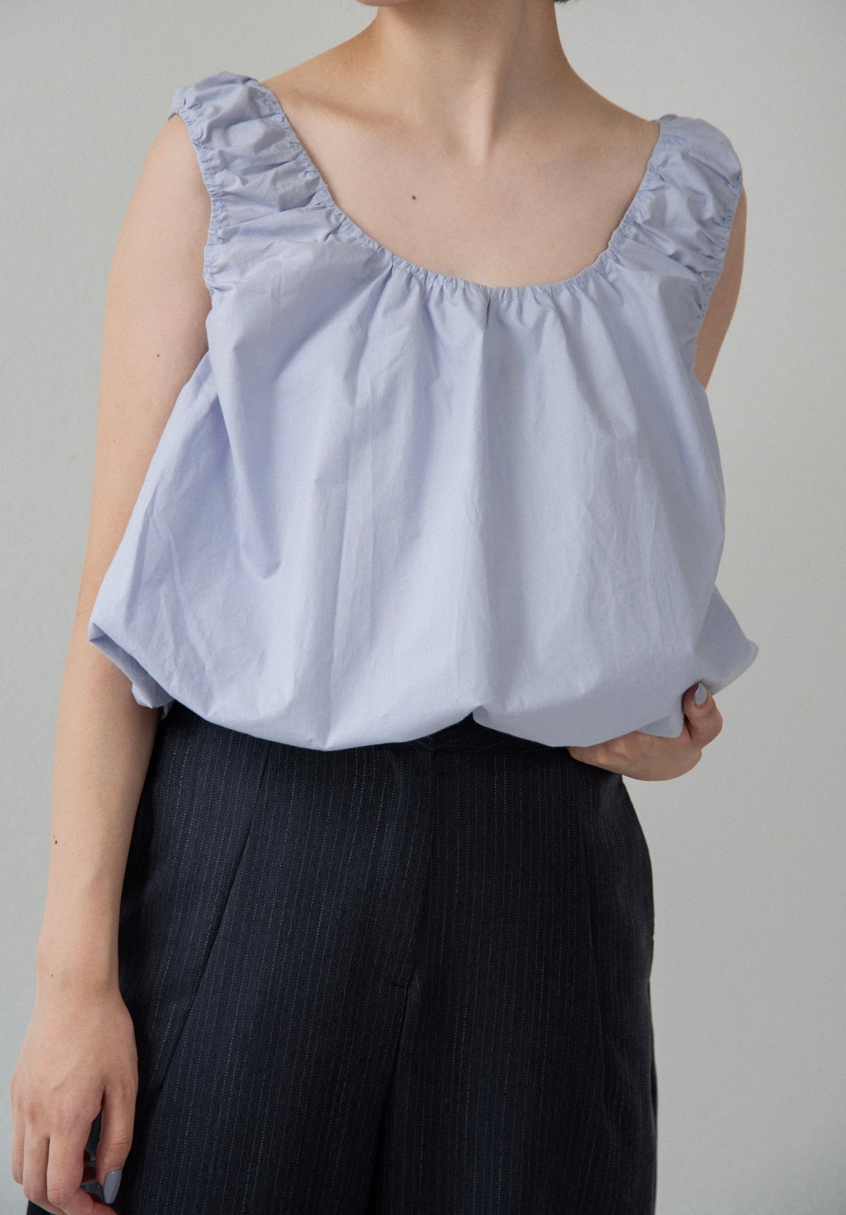 balloon gather sleeveless tops