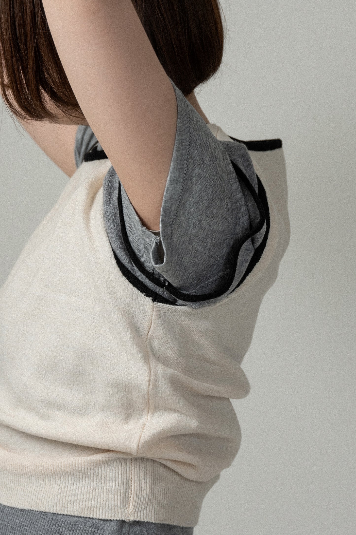 piping knit sleeveless top