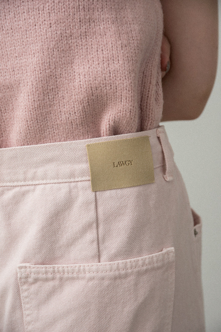 tuck button accent color pants
