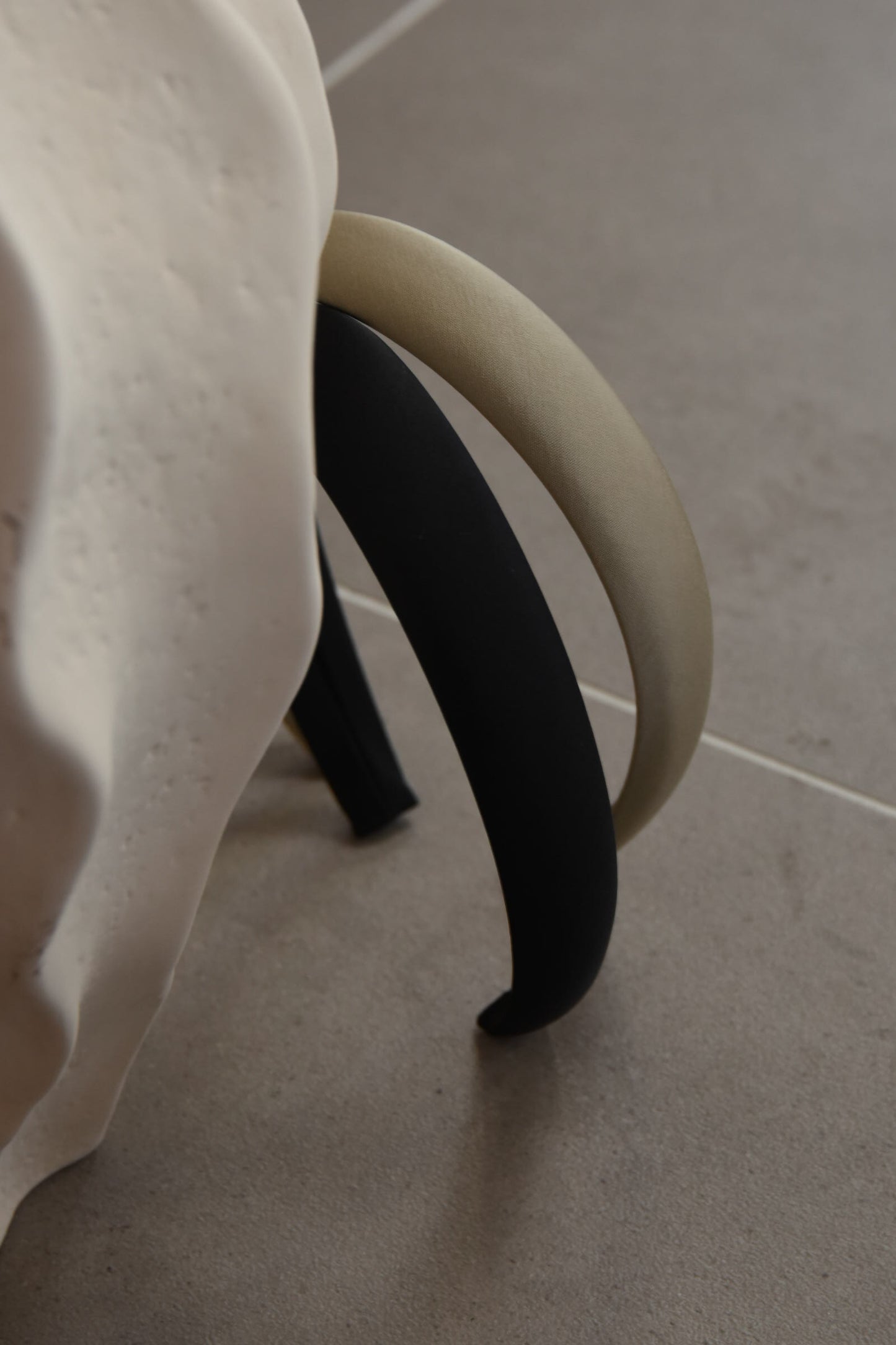 rounded curves wide headband