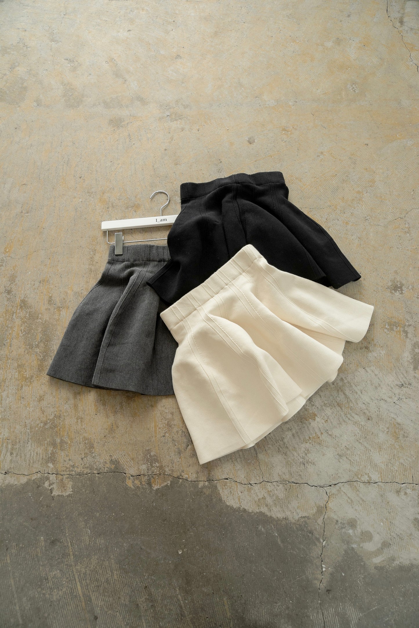 structured flare knit skirt