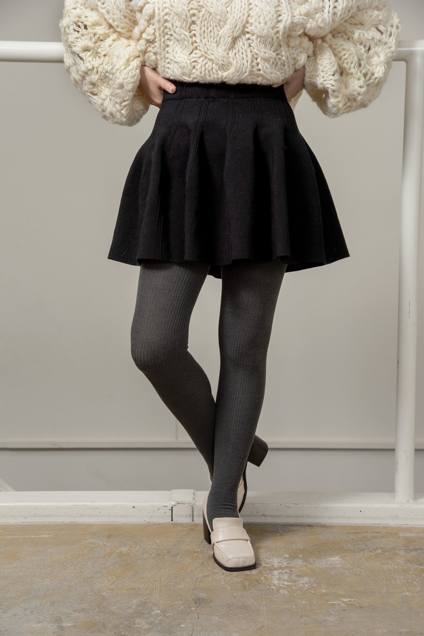 structured flare knit skirt