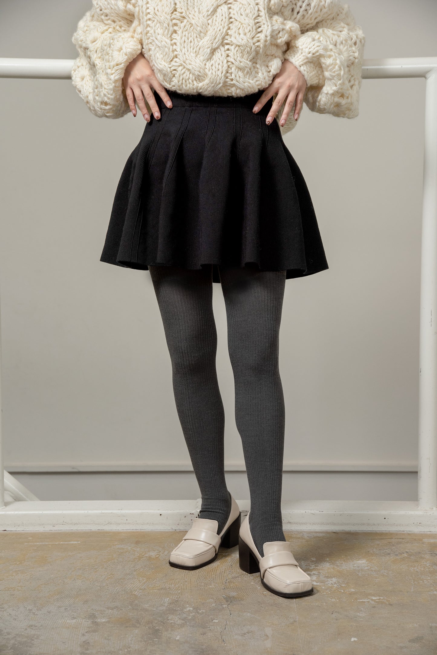 structured flare knit skirt