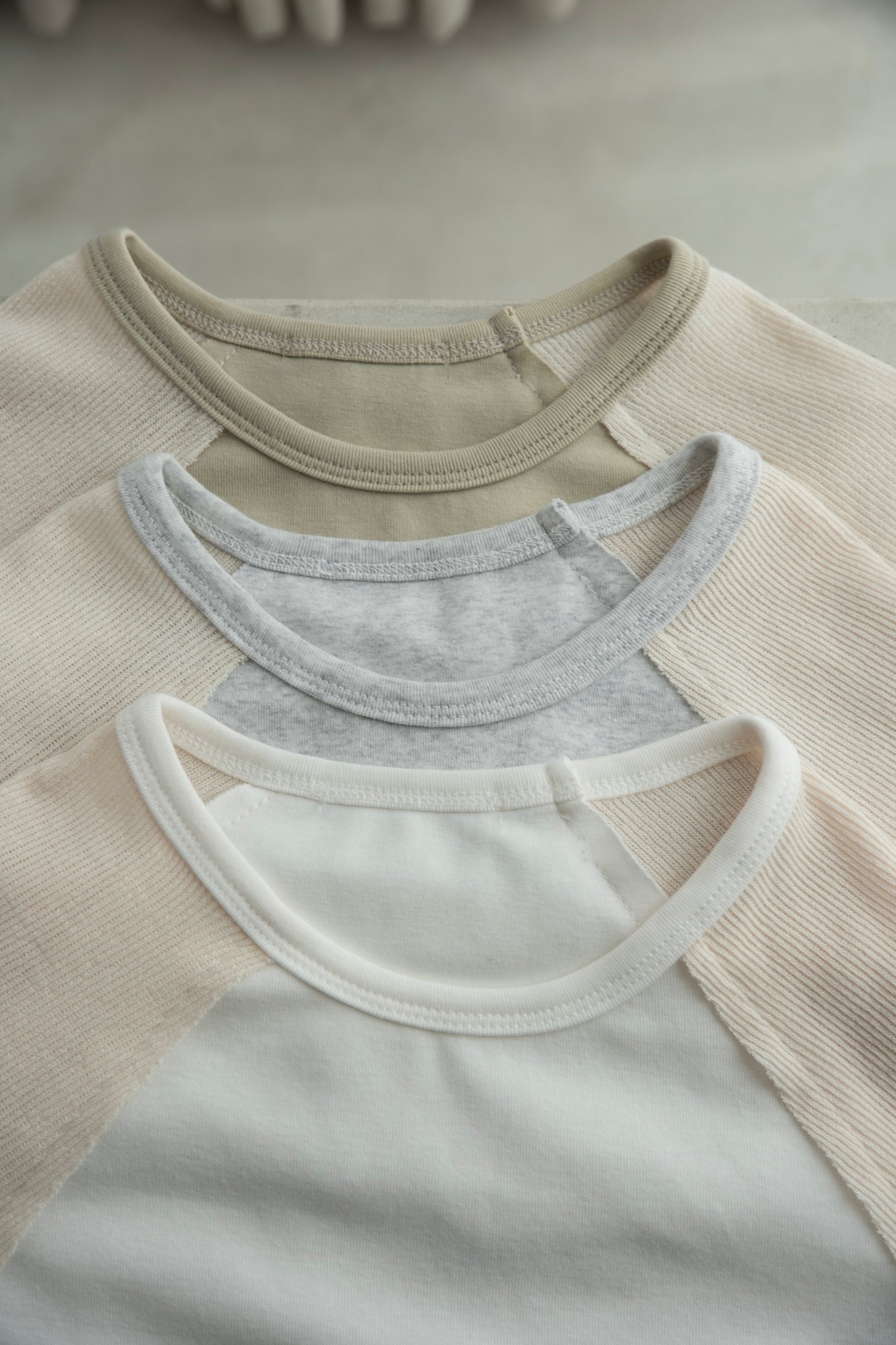 rib knit docking raglan sleeve T