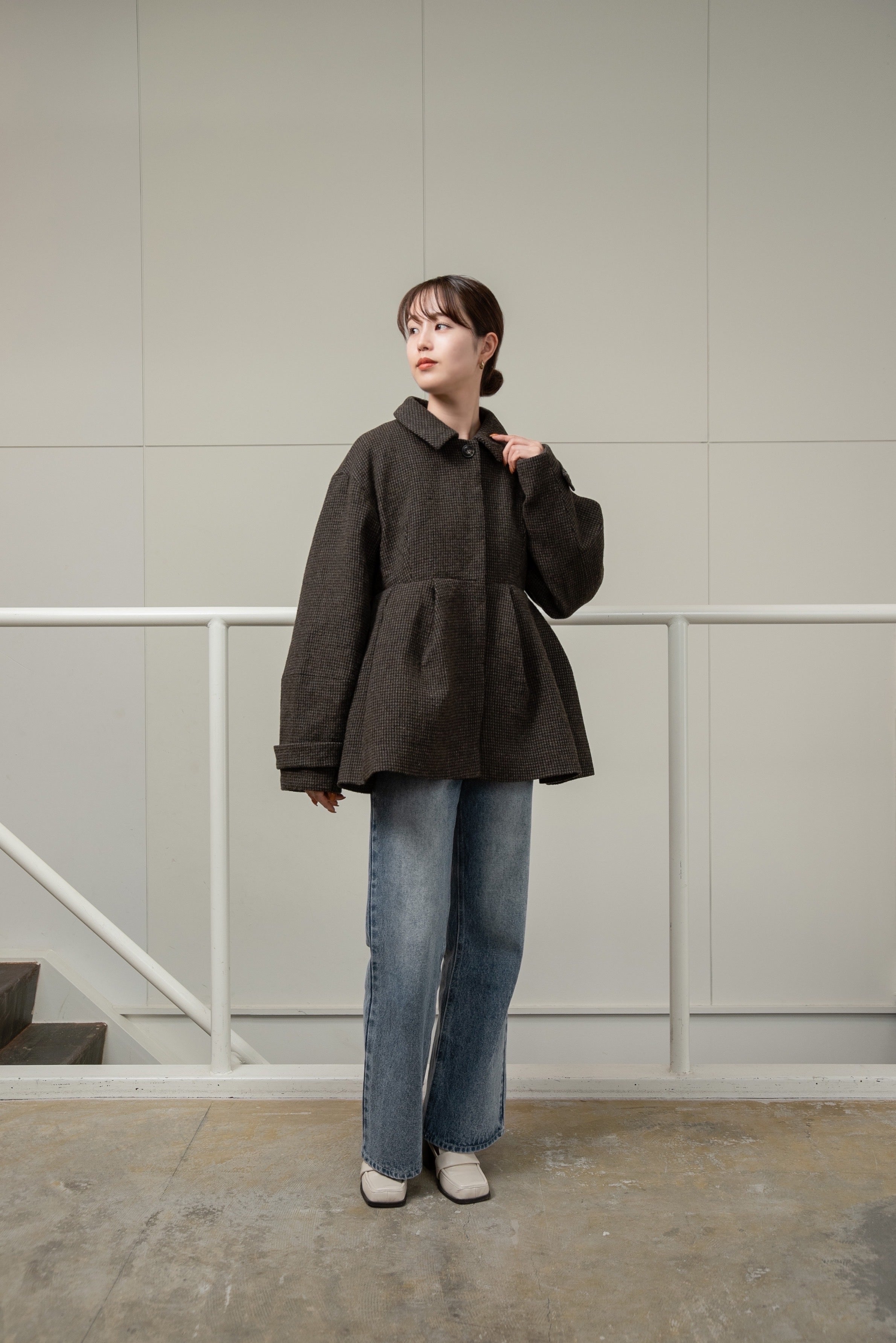 hidden button peplum flare coat – eim online（エイム オンライン）