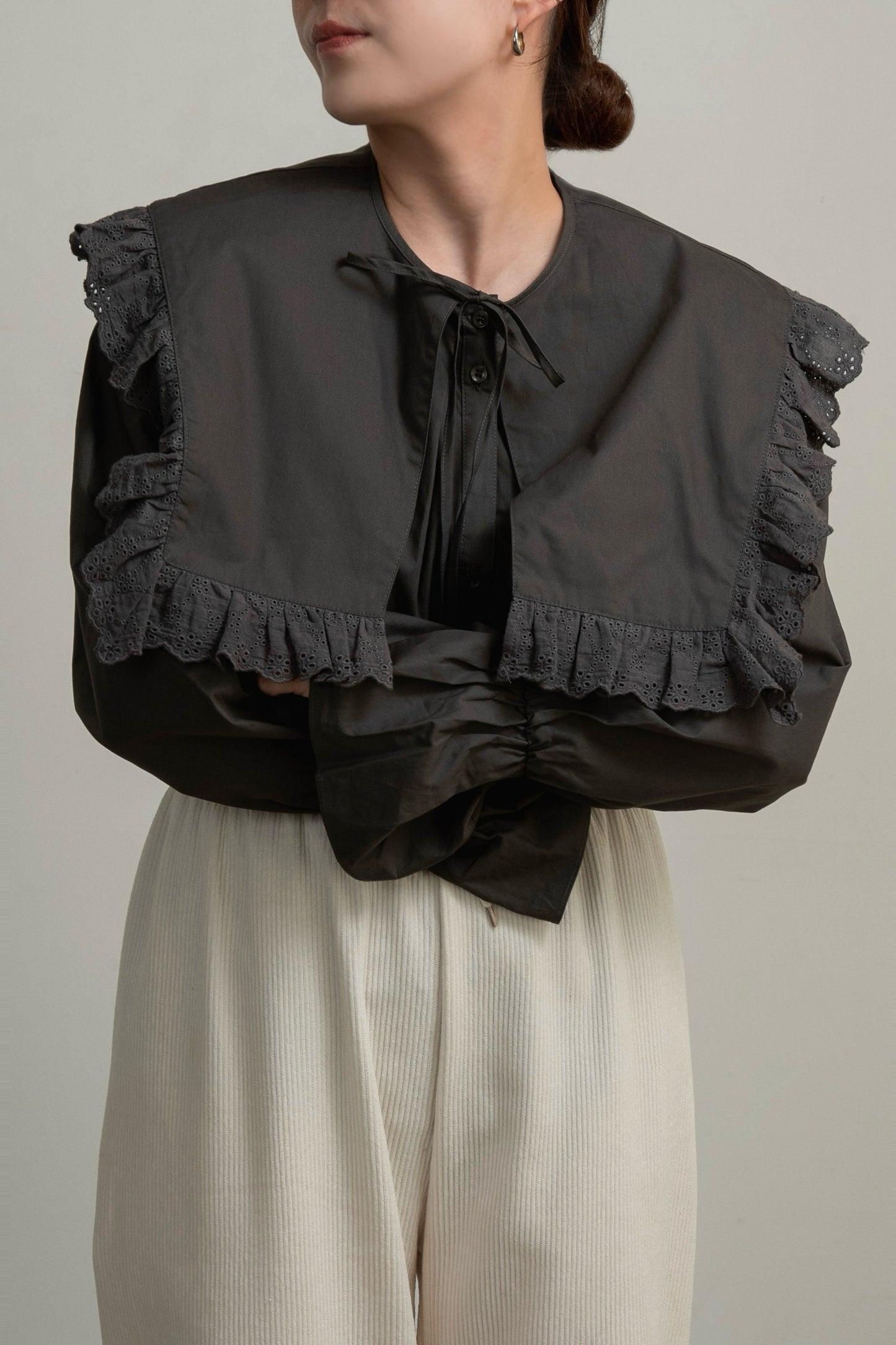 multiway big collar accent button blouse