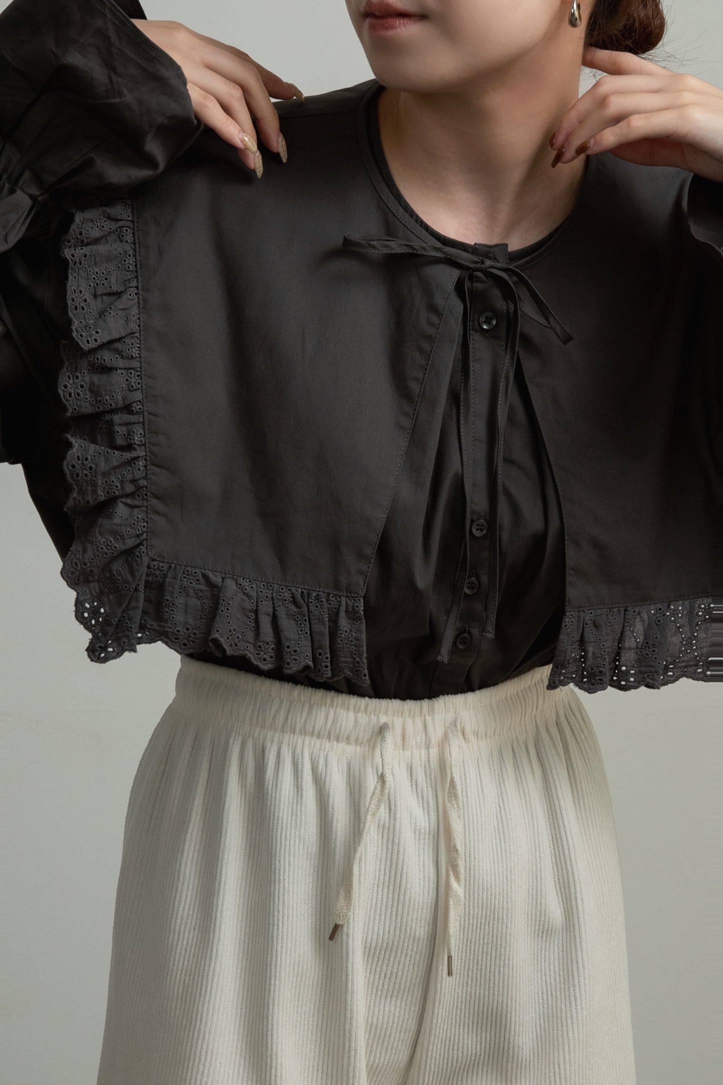 multiway big collar accent button blouse