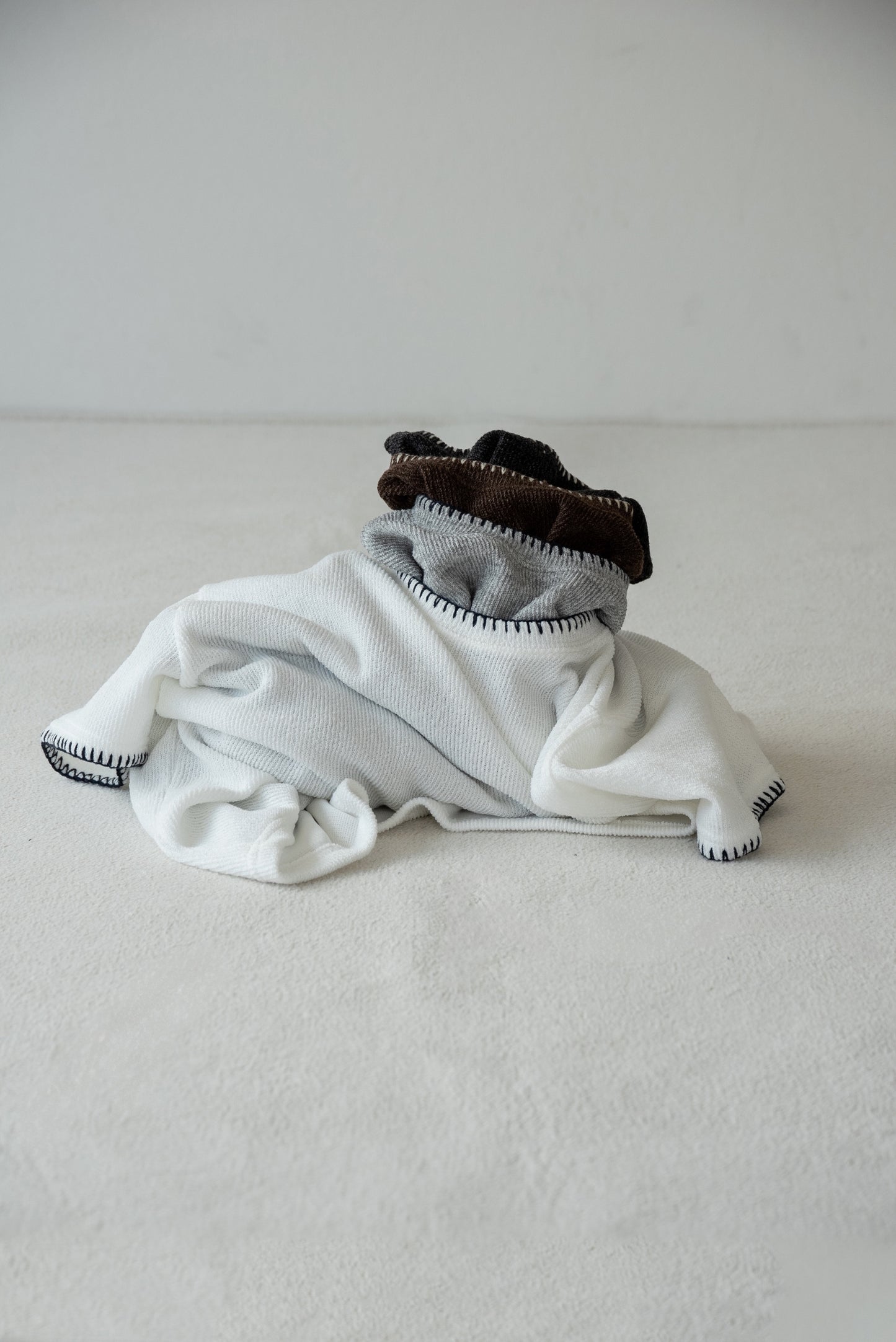 blanket stitch short sleeve knit tops