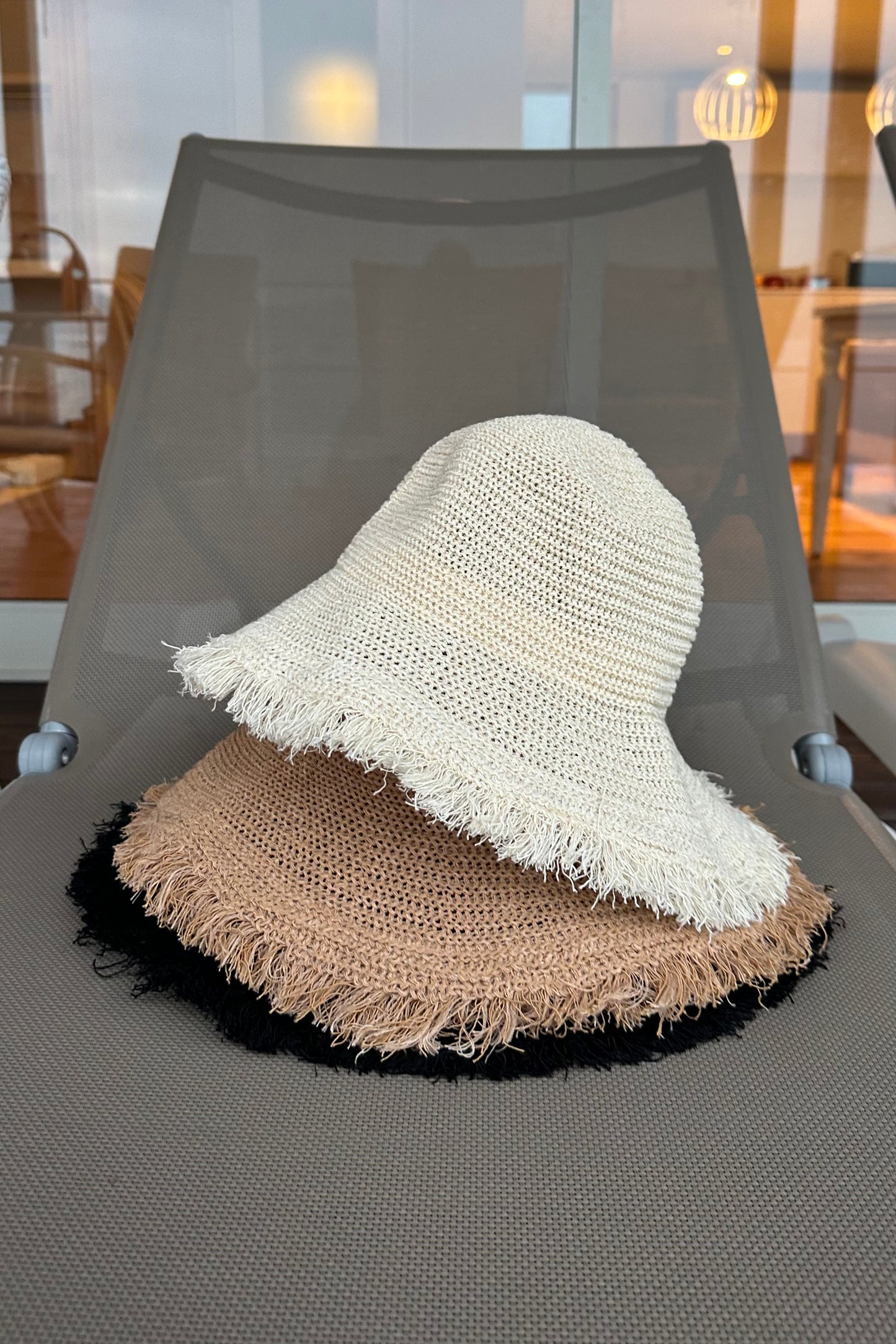 straw like fringe hat