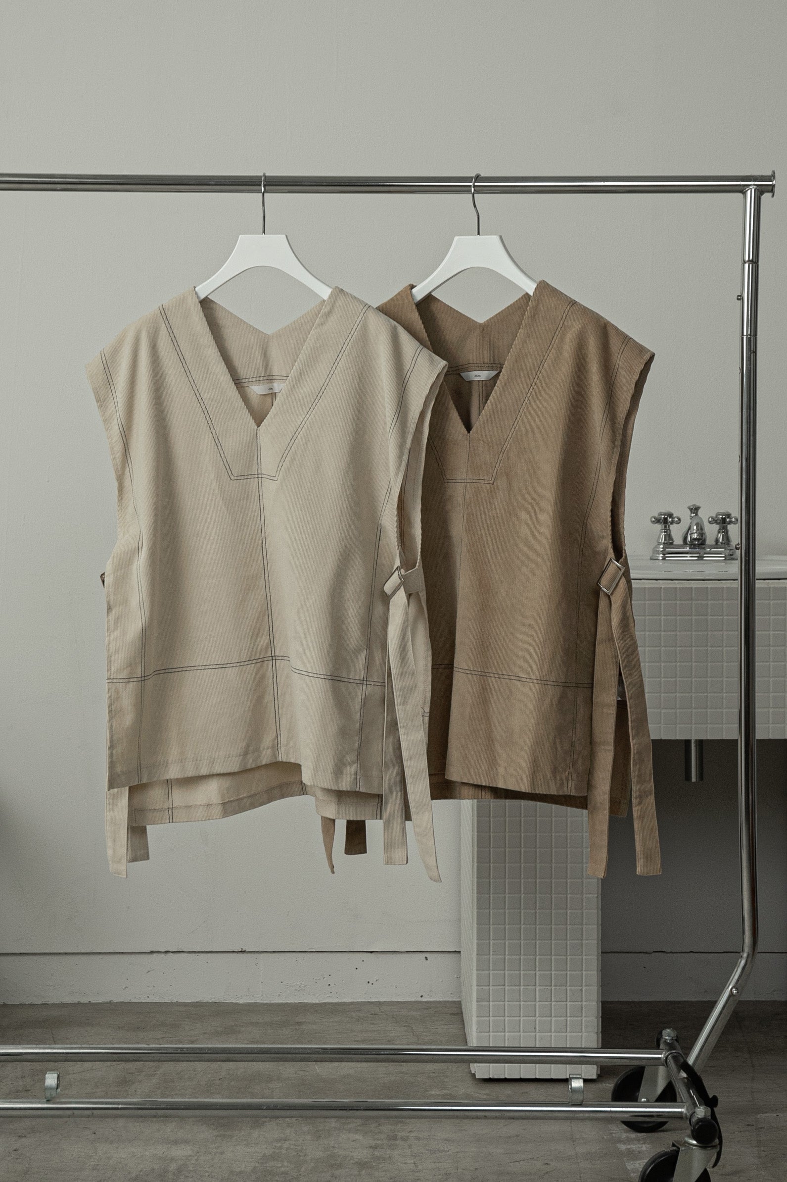 corduroy double stitch design vest