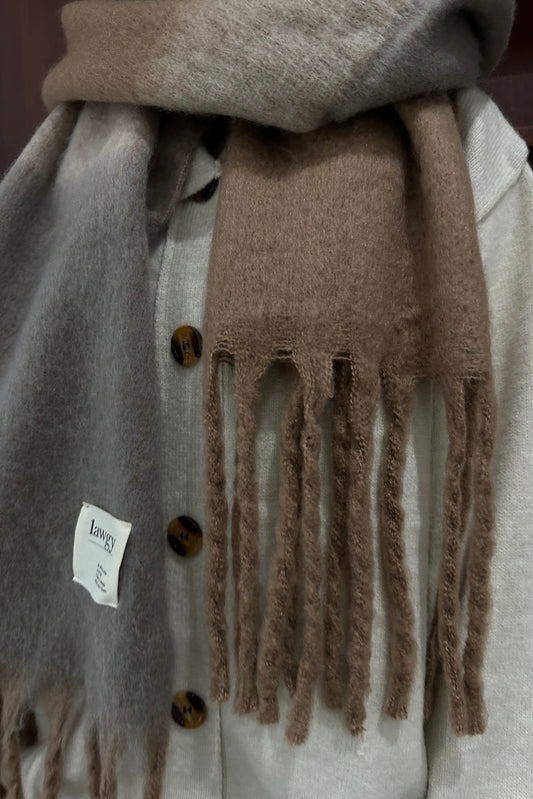 mix color fringe muffler