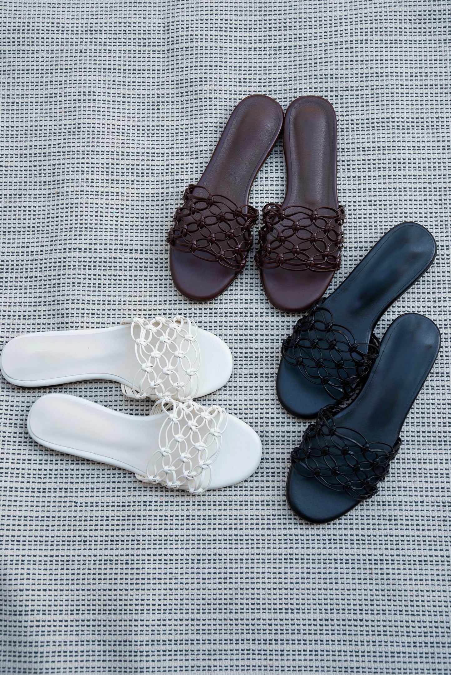 amiami round toe flat sandal