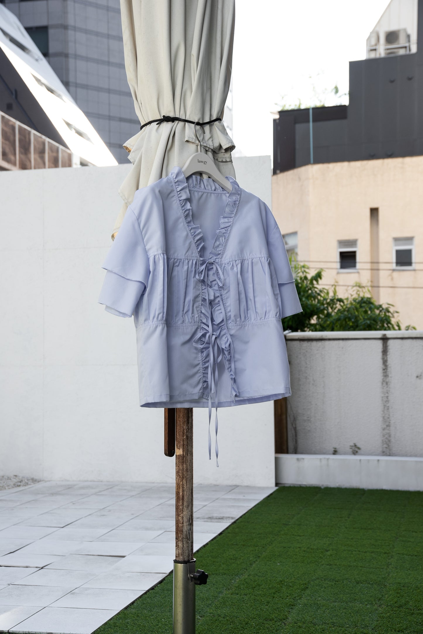 v frill line gather ribbon blouse