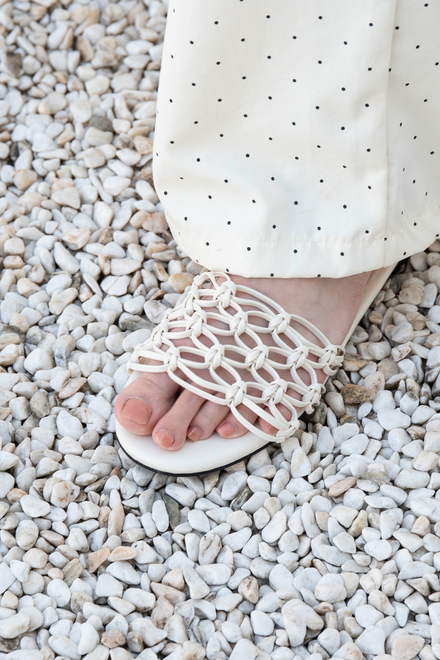 amiami round toe flat sandal