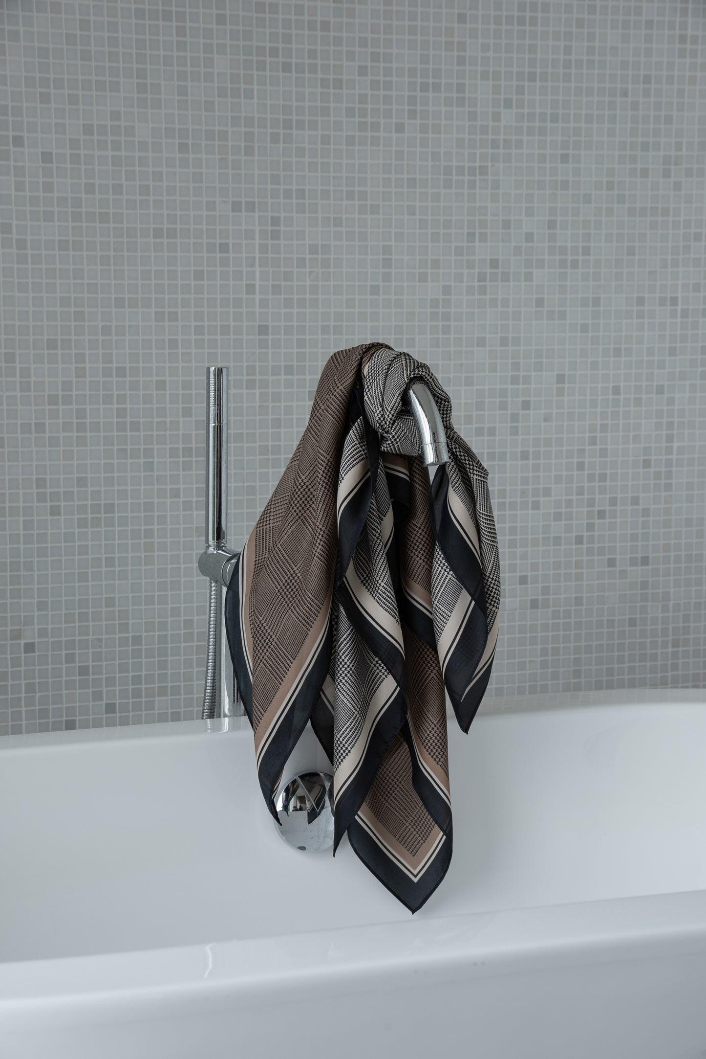 houndstooth like square scarf