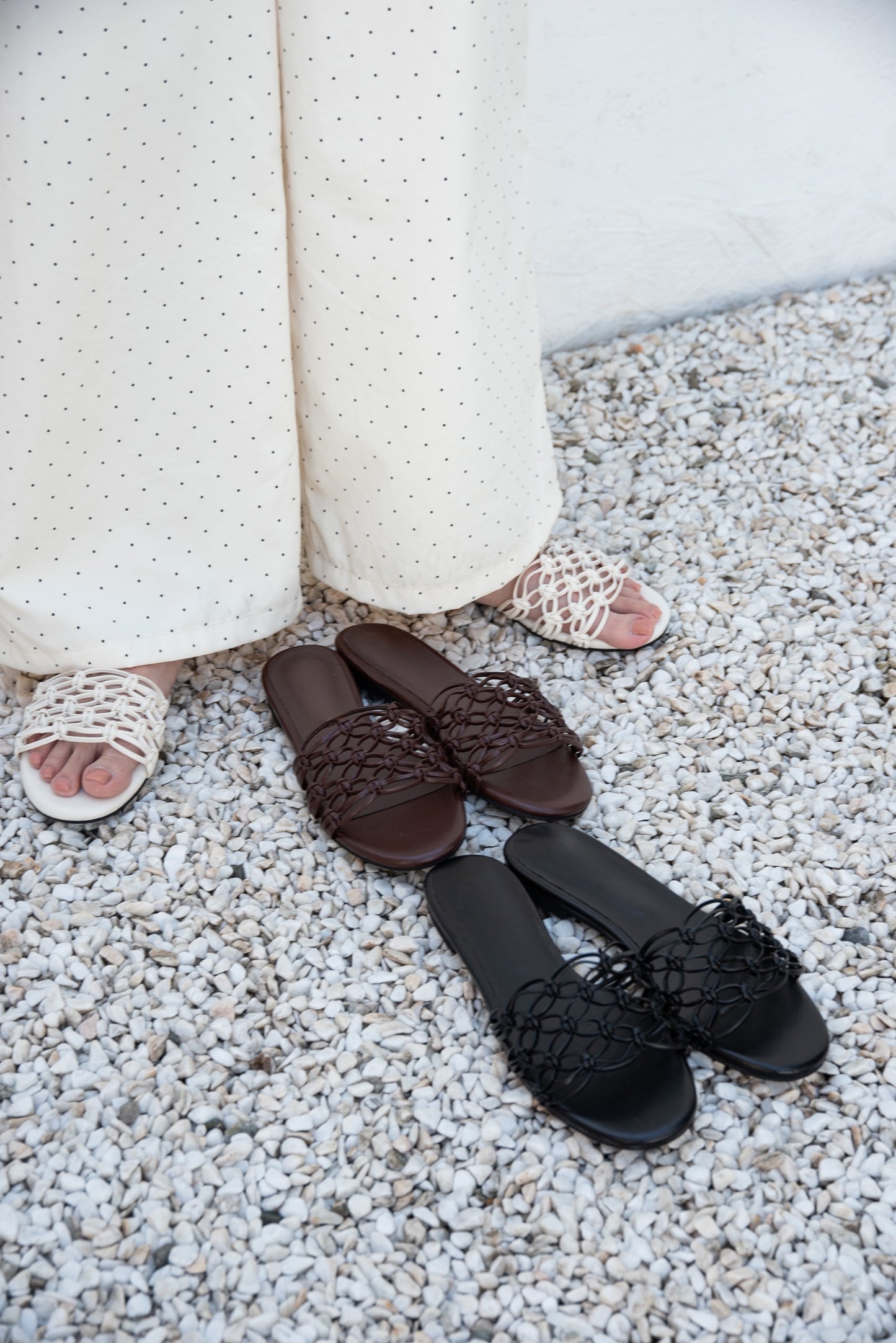 amiami round toe flat sandal